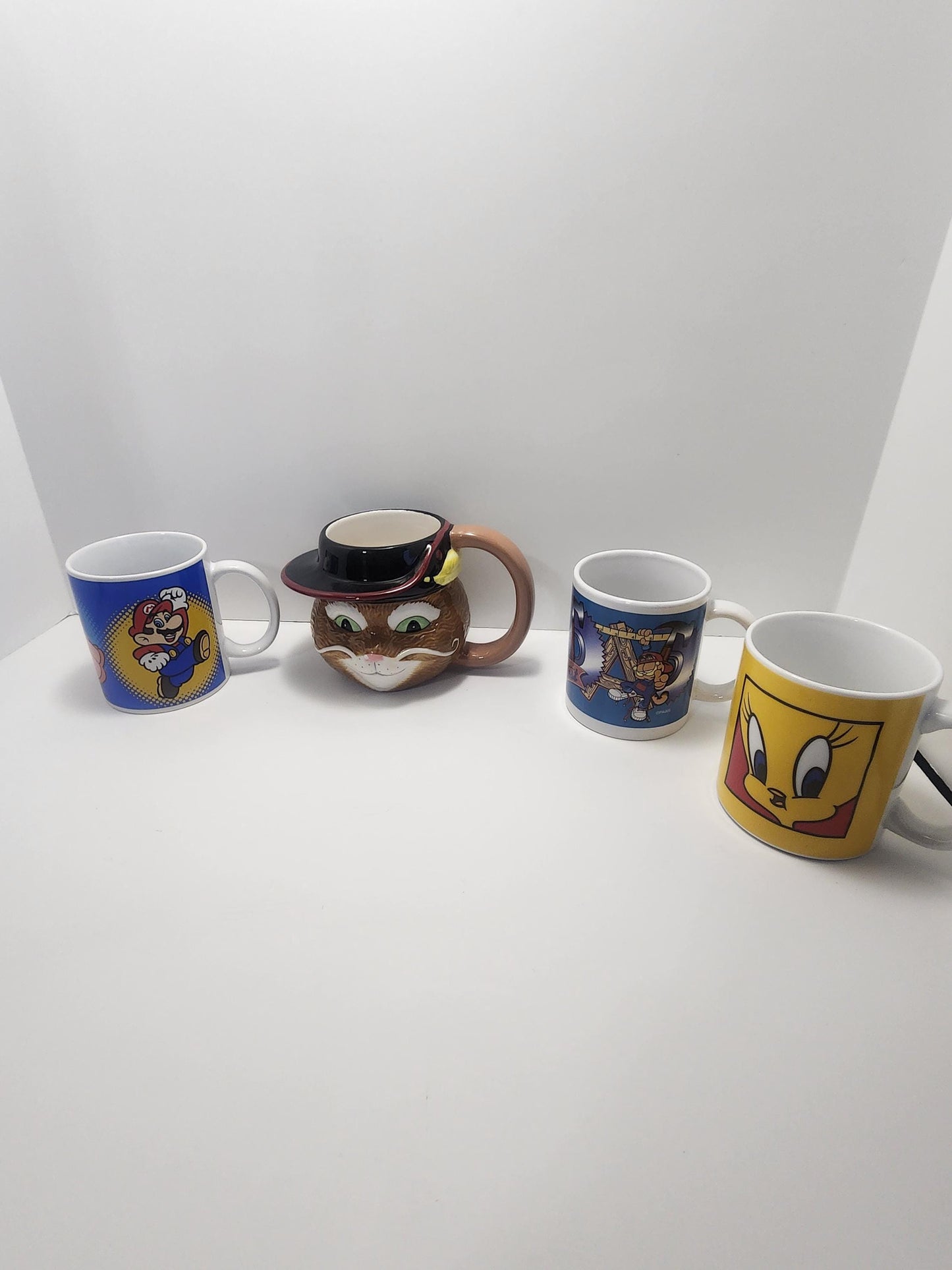 Character Vintage Mugs - Looney Tunes - Shrek - Garfield - Mario - Mugs - Character Mugs - Gift Mugs - Super Mario - Tweety - Puss n Boots