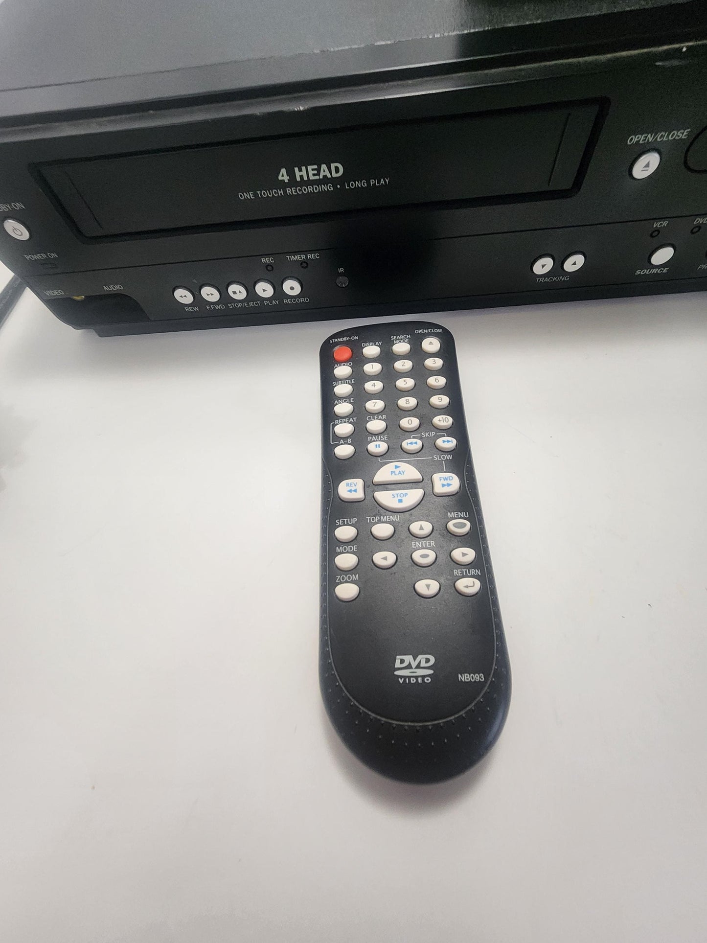 Magnavox Dvd & Vc Combo Player - Samsung Blue Ray Player - Movies - Vhs - Dvd - Blueray