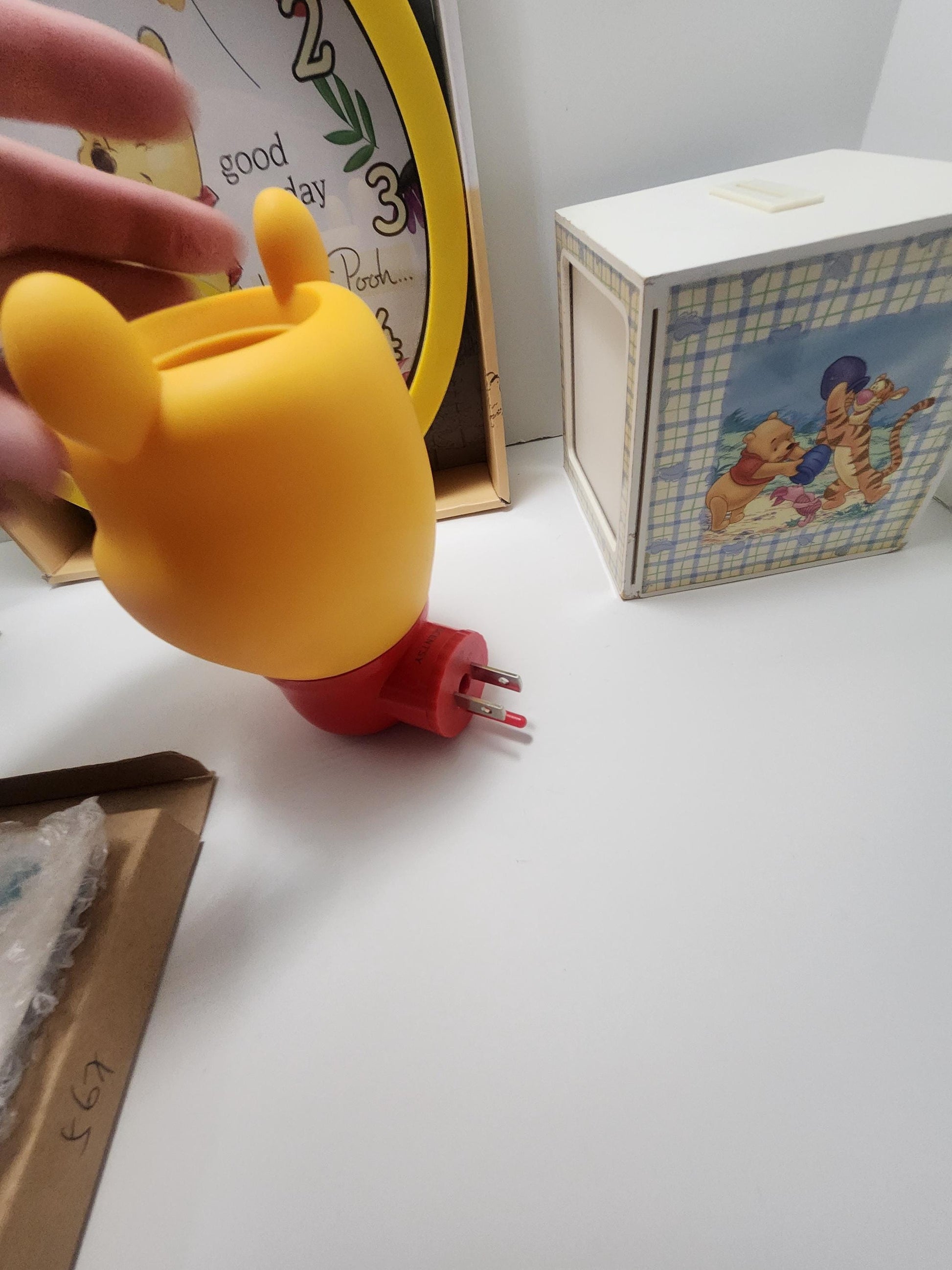 Winnie The Pooh Disney Decor & Gifts - Disney - Winnie The Pooh - Clocks - Calendars - Photo Frames - Scentsy - Coin Bank