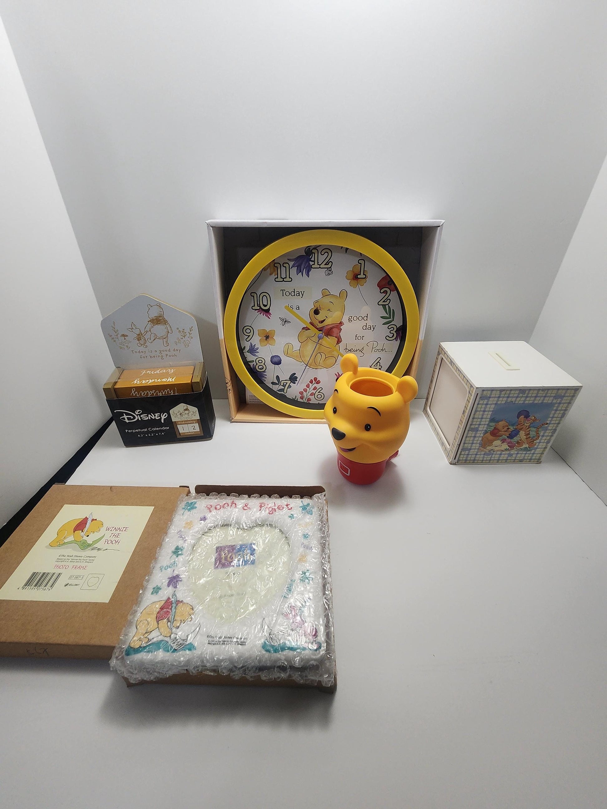 Winnie The Pooh Disney Decor & Gifts - Disney - Winnie The Pooh - Clocks - Calendars - Photo Frames - Scentsy - Coin Bank