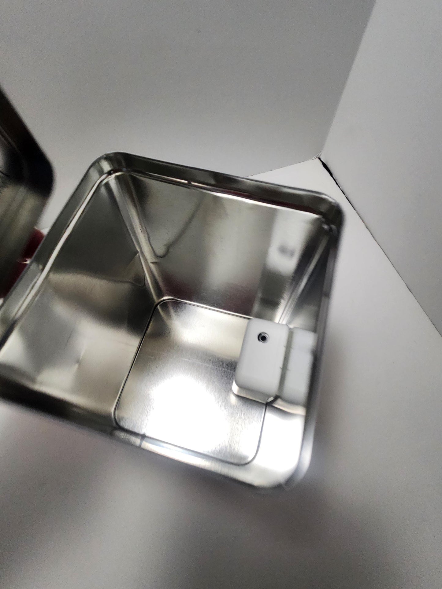 Disney World 1982 Signature Series Collectable Bell - Nestlé Walt Disney 25th Anniversary Musical Tin - Tins - Walt Disney - Disney World