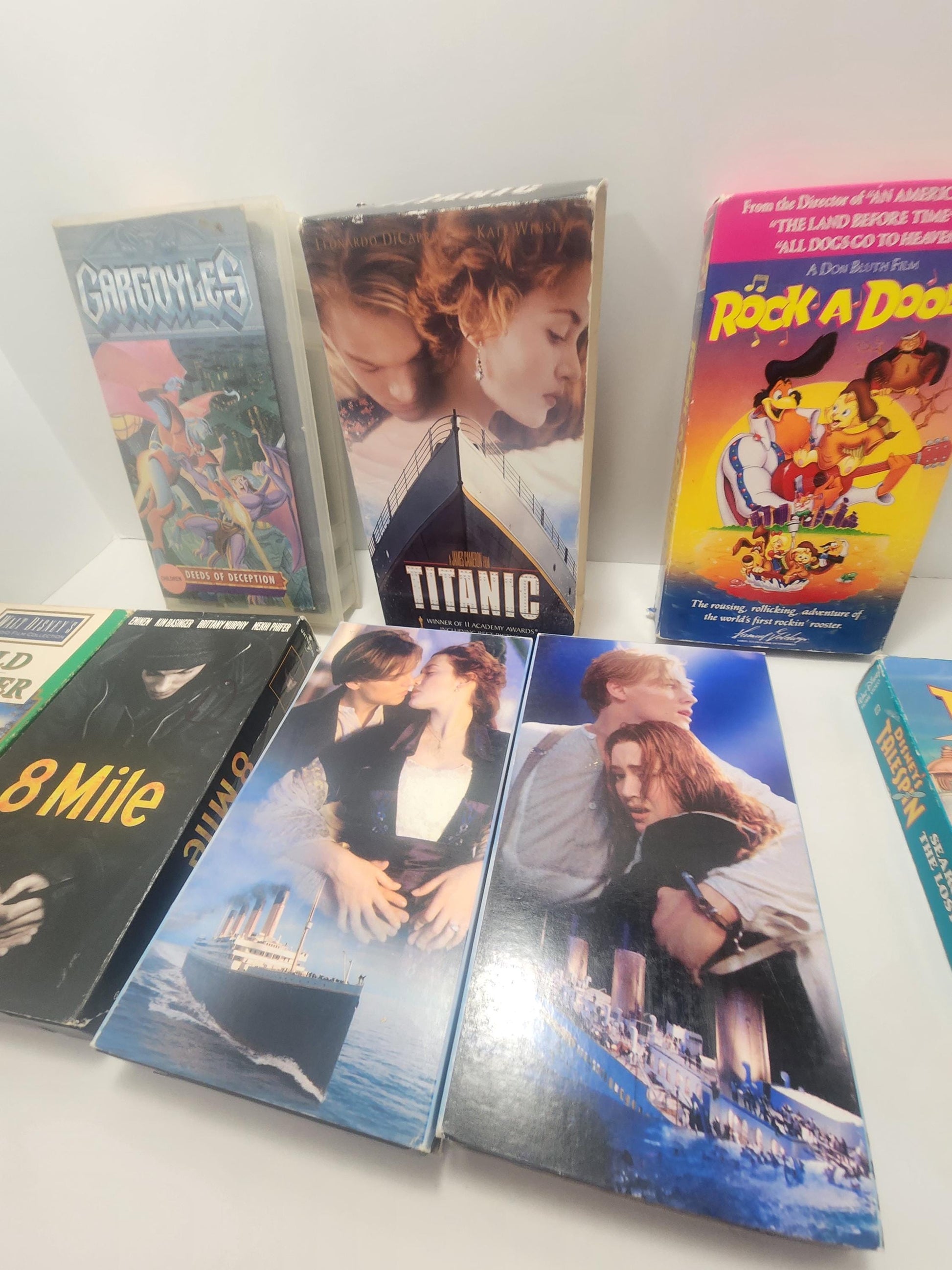 Vhs Vintage 1990s Movies - Cartoons - Titanic - Gargoyles - Rock A Doodle - Vhs - Movies - 1990s - Old Yeller - 8 Mile - Talespin