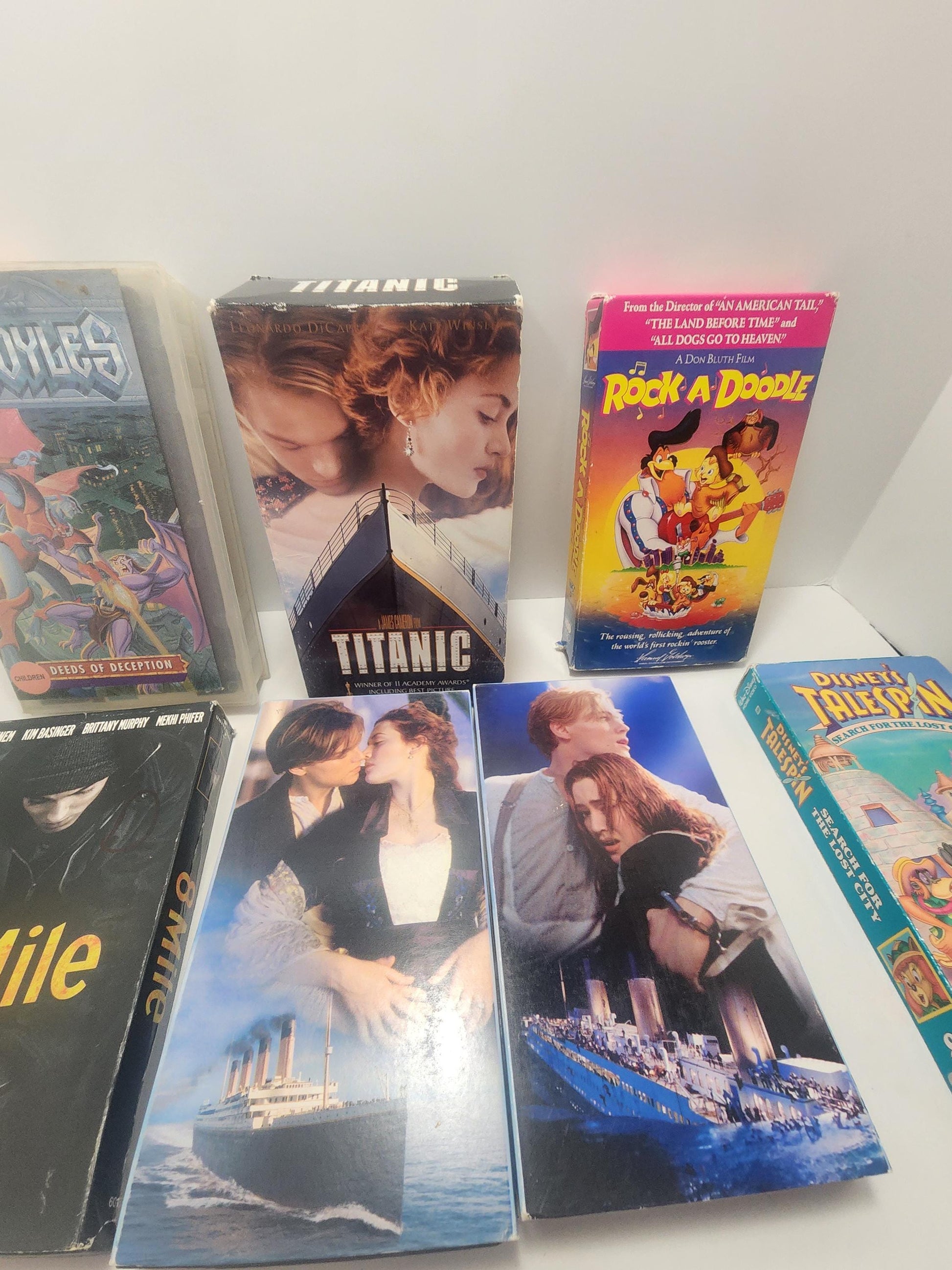 Vhs Vintage 1990s Movies - Cartoons - Titanic - Gargoyles - Rock A Doodle - Vhs - Movies - 1990s - Old Yeller - 8 Mile - Talespin