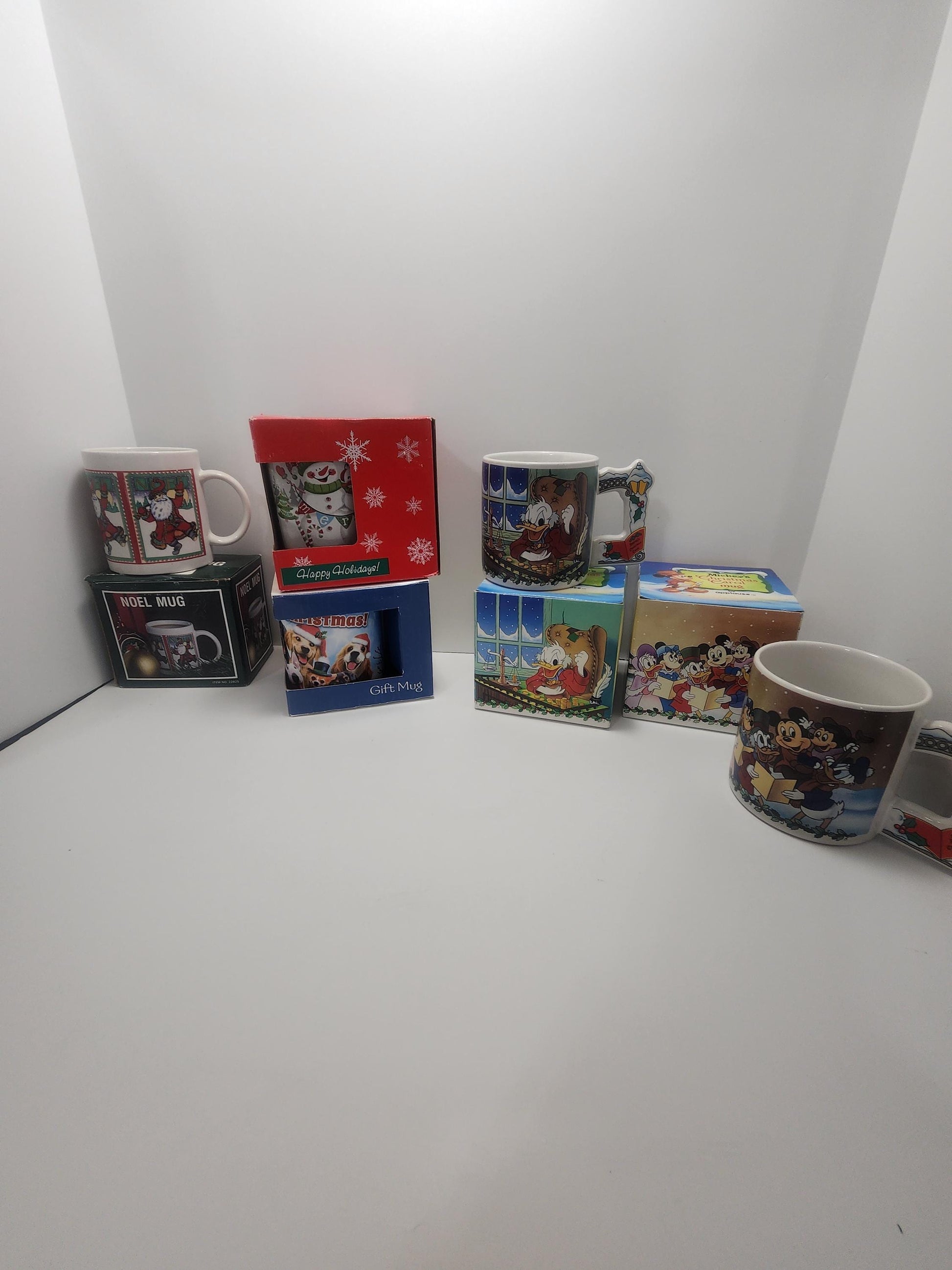 Christmas 1990s Vintage Mugs - Disney Christmas Carols Mugs - Scrouge Mcduck - Disney - Disney Mugs - Dogs - Noel - Mugs - Vintage Christmas
