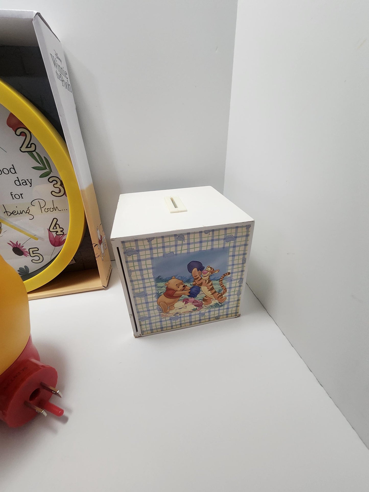 Winnie The Pooh Disney Decor & Gifts - Disney - Winnie The Pooh - Clocks - Calendars - Photo Frames - Scentsy - Coin Bank