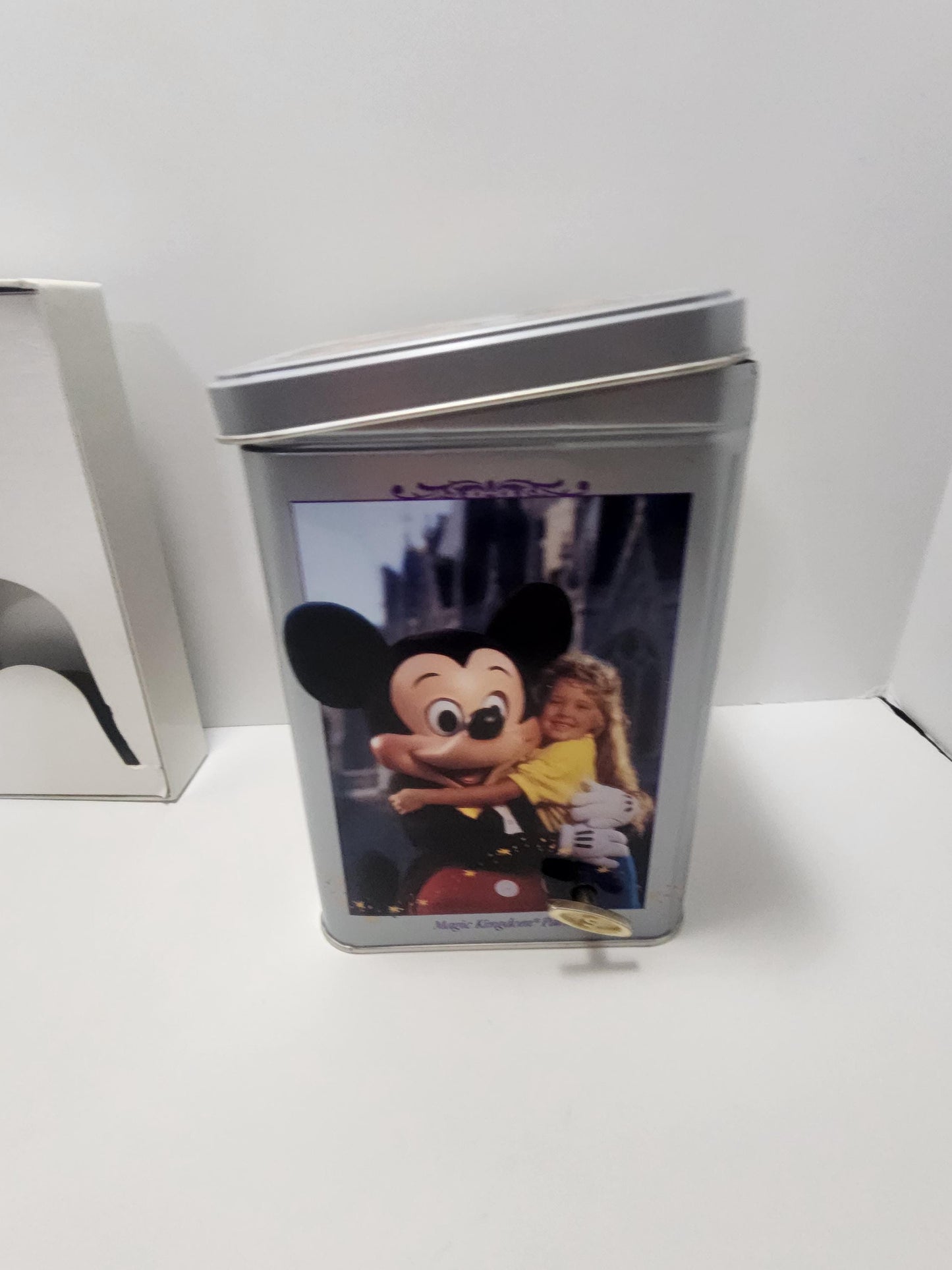 Disney World 1982 Signature Series Collectable Bell - Nestlé Walt Disney 25th Anniversary Musical Tin - Tins - Walt Disney - Disney World