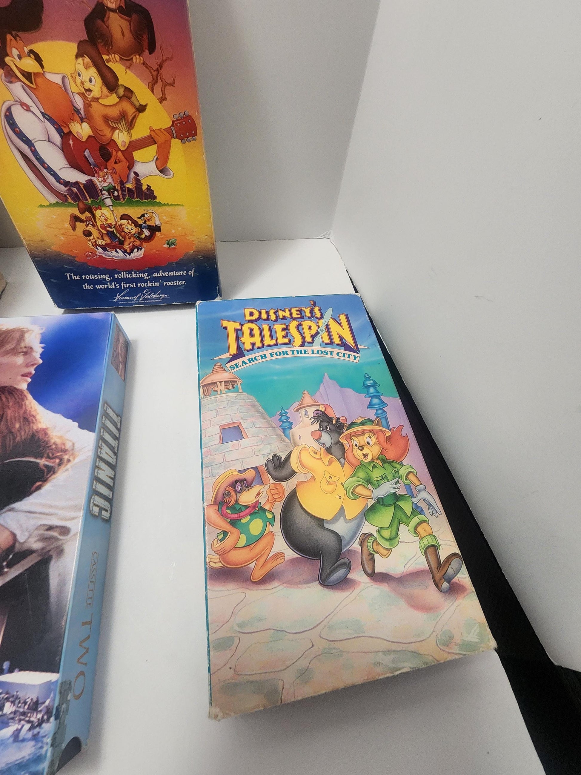 Vhs Vintage 1990s Movies - Cartoons - Titanic - Gargoyles - Rock A Doodle - Vhs - Movies - 1990s - Old Yeller - 8 Mile - Talespin