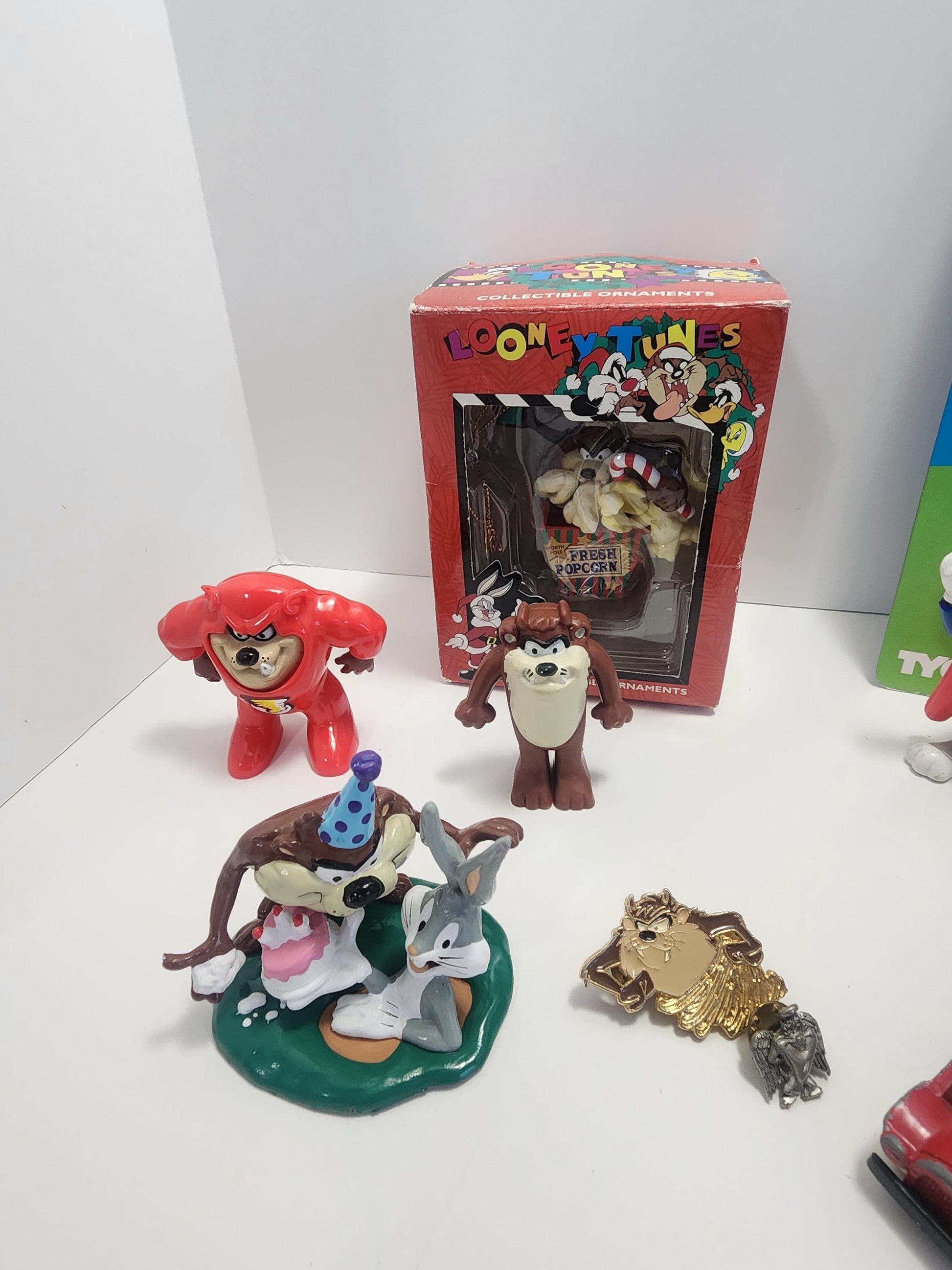 Looney Tunes Vintage Toys - Christmas Ornaments - Tazmanian Devil - Warner Brothers - Vintage Toys - Slyvester - Bobble Head