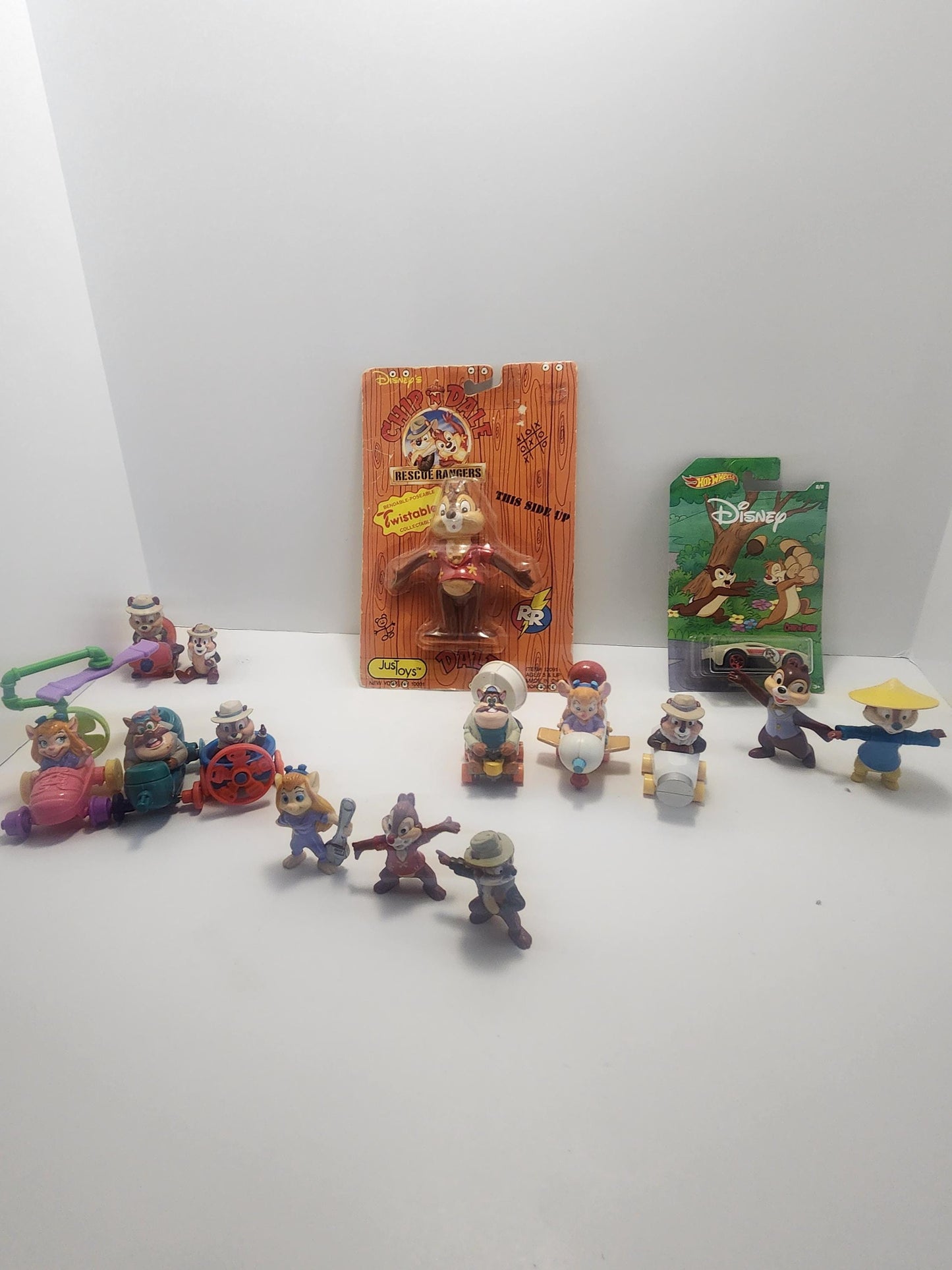 Chip And Dale Rescue Rangers Chipmunks Toys - Chipmunks - Chipmunks Toys - Rescue Rangers - Rescue Rangers Toys - Chip and Dale - Disney