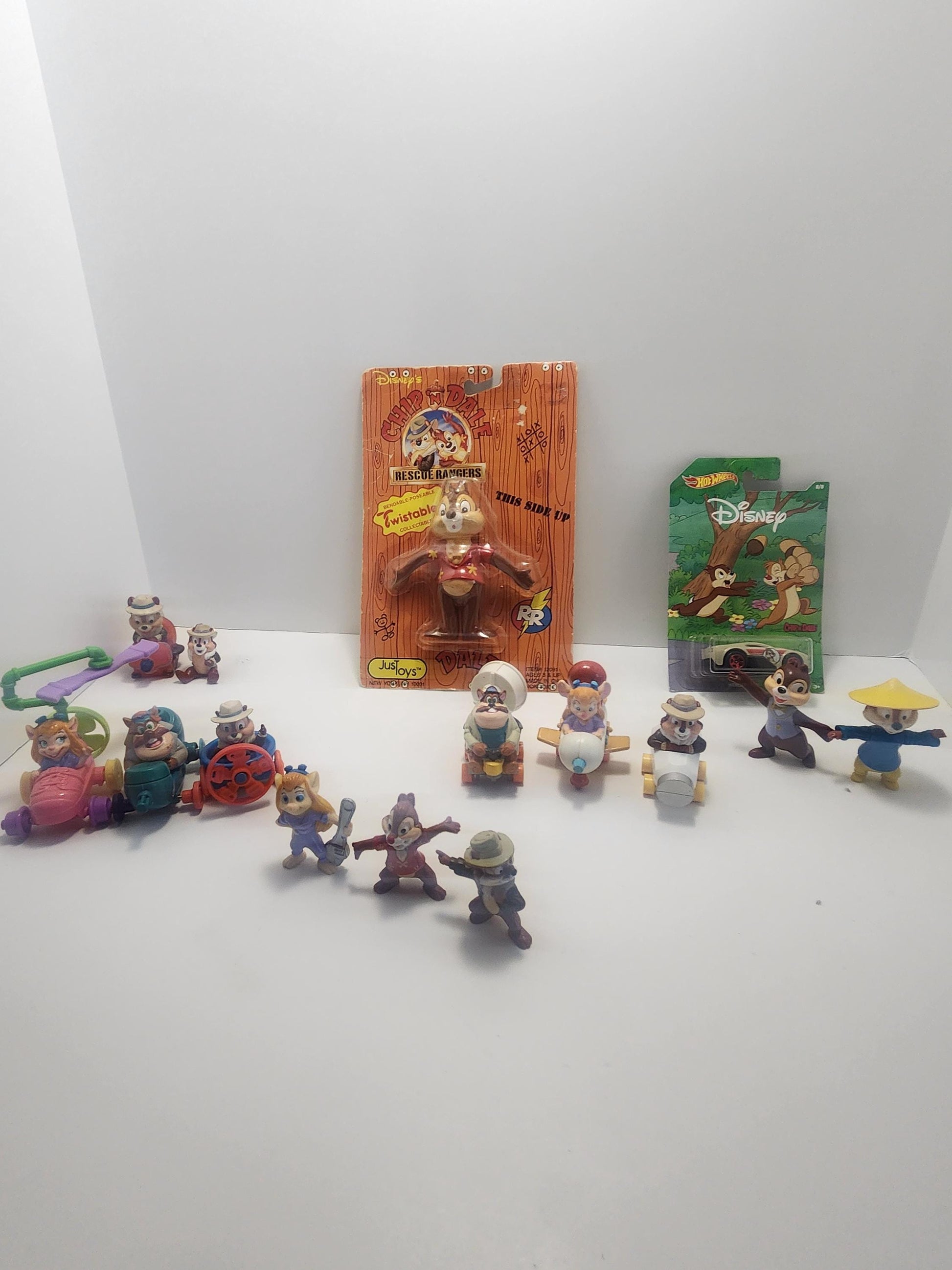 Chip And Dale Rescue Rangers Chipmunks Toys - Chipmunks - Chipmunks Toys - Rescue Rangers - Rescue Rangers Toys - Chip and Dale - Disney