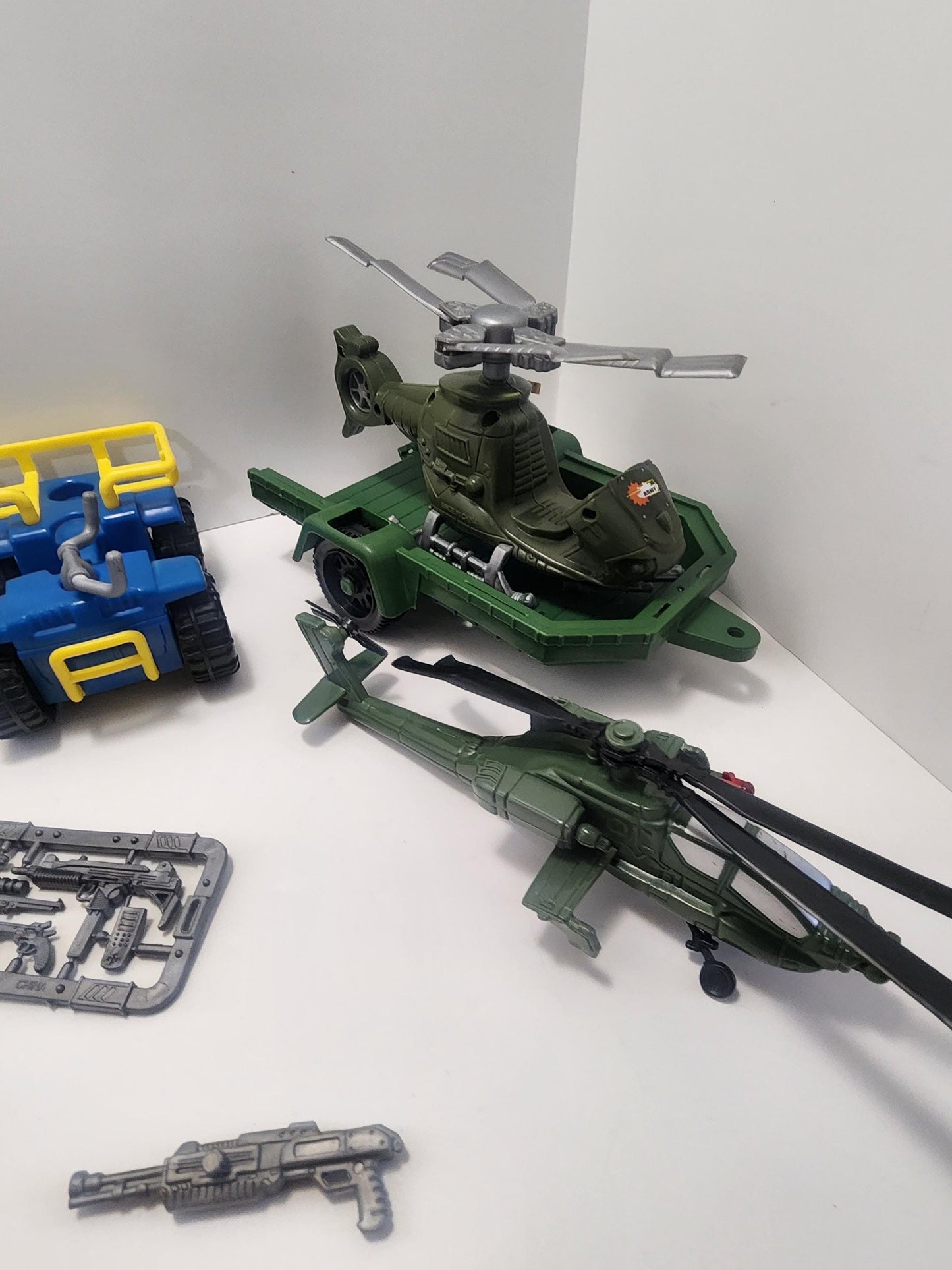 Action Figure Military and Vehicles with Weapons Toy Playset - Playset - Military Toys - Toy Cars