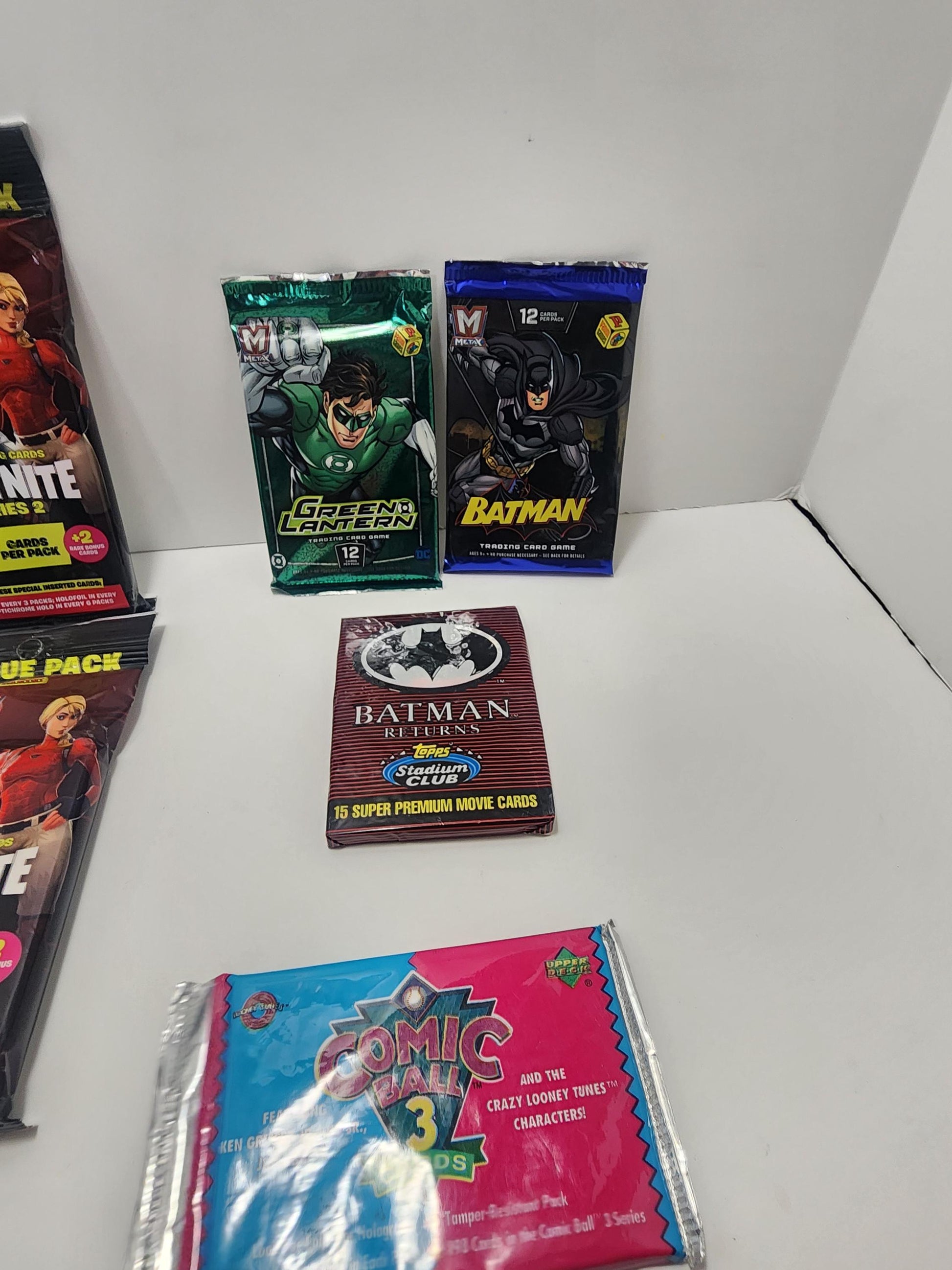 Trading Card Vintage Rare Packs - Batman - Green Latern - Looney Tunes - Fortnite - Flintstones - Addams Family - Trading Cards - Card Packs