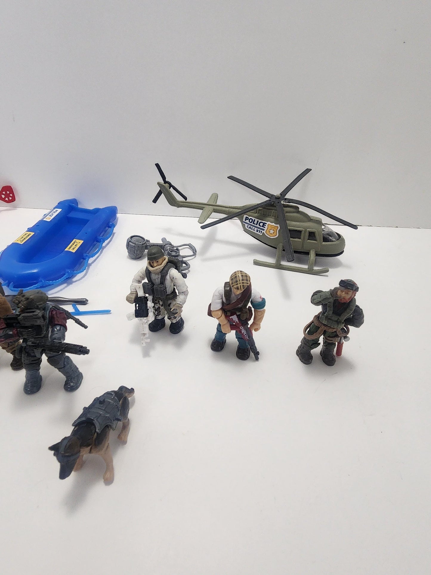 Minature Action Figures Rescue Team Playset with Dog Playset Lot - Call Of Duty - Mega Construct - Military Toys - Army Playset - Mini Figs