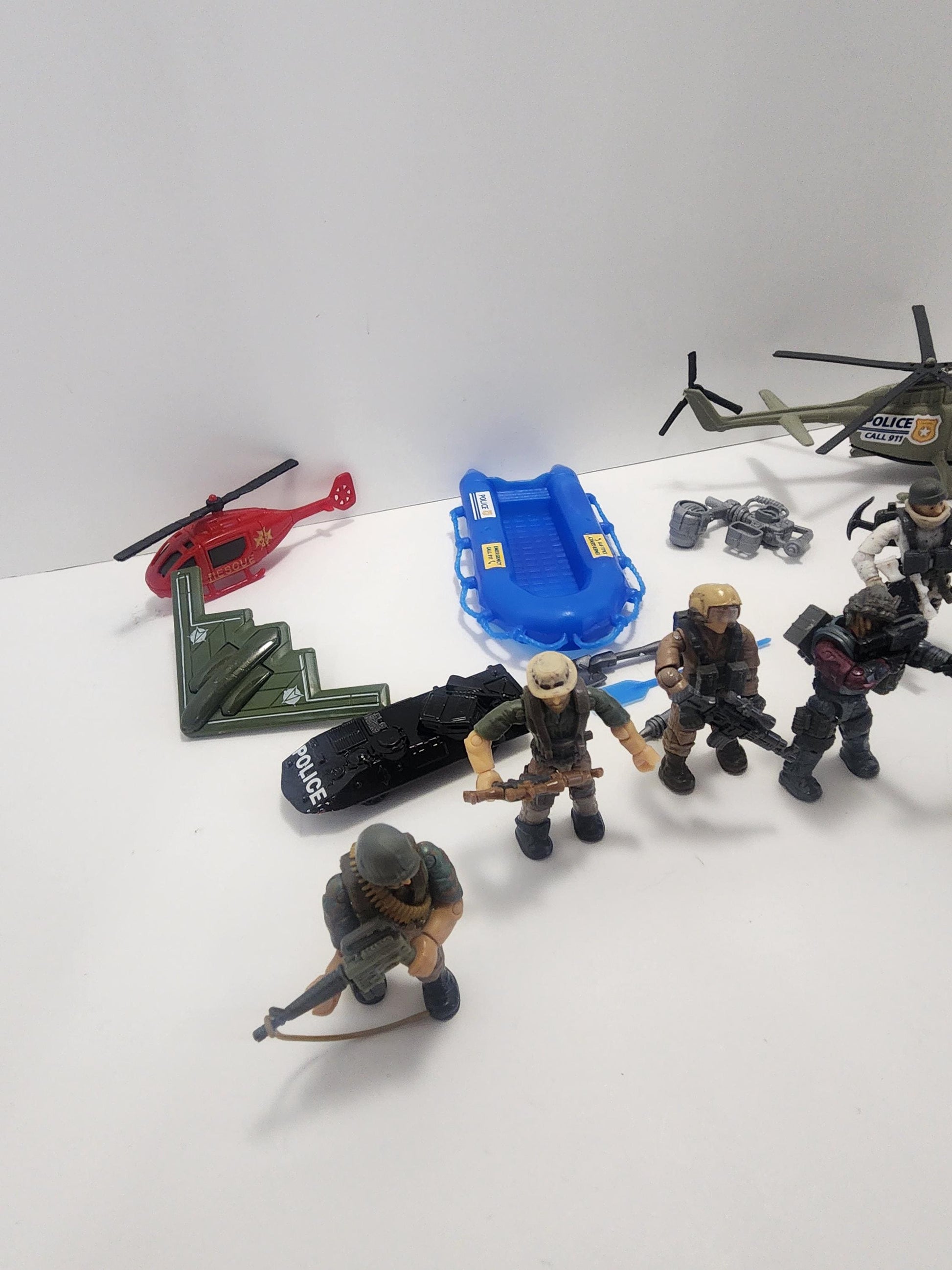 Minature Action Figures Rescue Team Playset with Dog Playset Lot - Call Of Duty - Mega Construct - Military Toys - Army Playset - Mini Figs