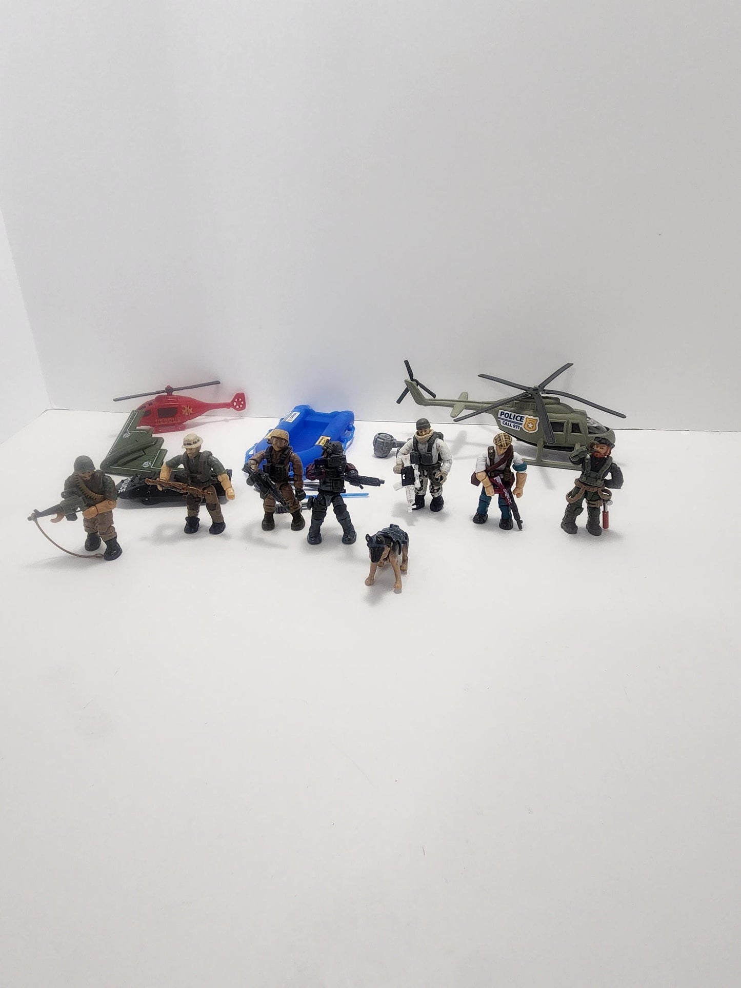 Minature Action Figures Rescue Team Playset with Dog Playset Lot - Call Of Duty - Mega Construct - Military Toys - Army Playset - Mini Figs
