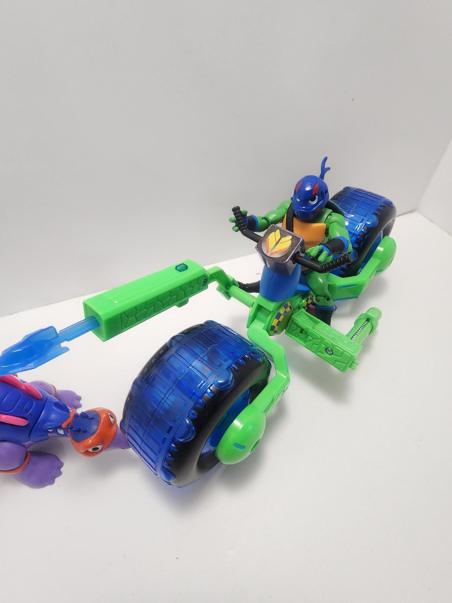 TMNT Minature Action Figure With Vehicle Playsets - Teenage Mutant Ninja Turtles - Dinosaurs - Nickelodeon - Vintage Toys - TMNT