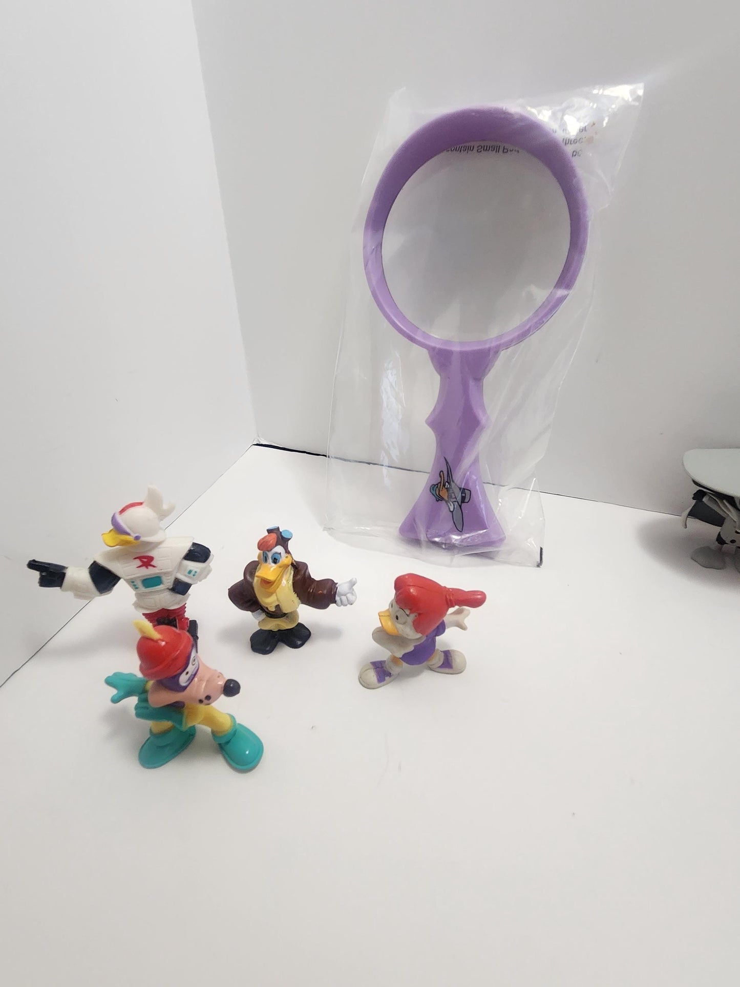 Disney Darkwing Duck Figures and Toys - Disney - Disney Toys - Kelogg - Cereal Toys - Magnifying Glass - Bags - Darkwing Duck