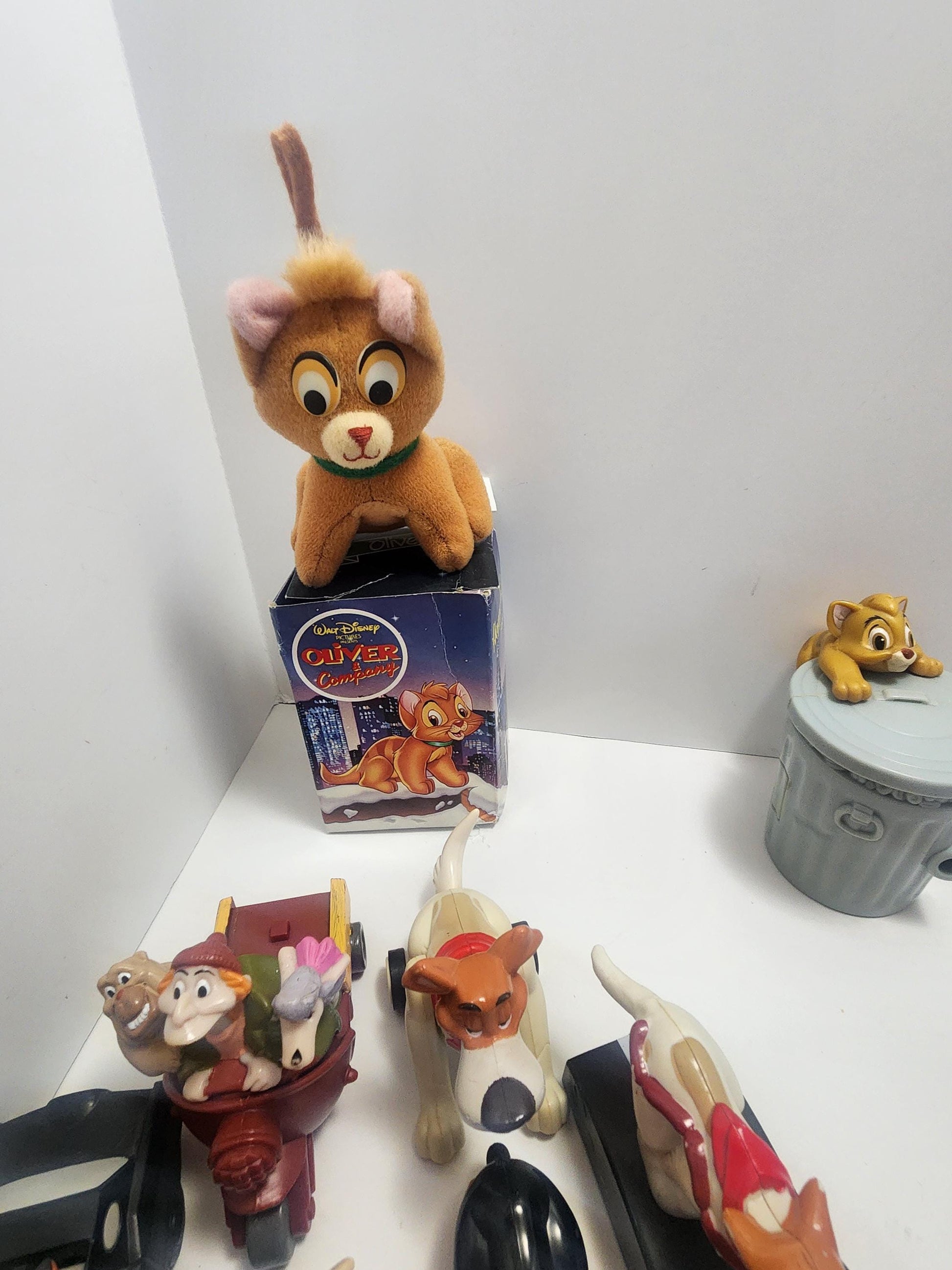 Oliver And Company Toys - Disney - Disney Toys - All Dogs Go To Heaven - Pvc Toys - Ornaments - Mcdonalds Ornaments - Dodger - Oliver