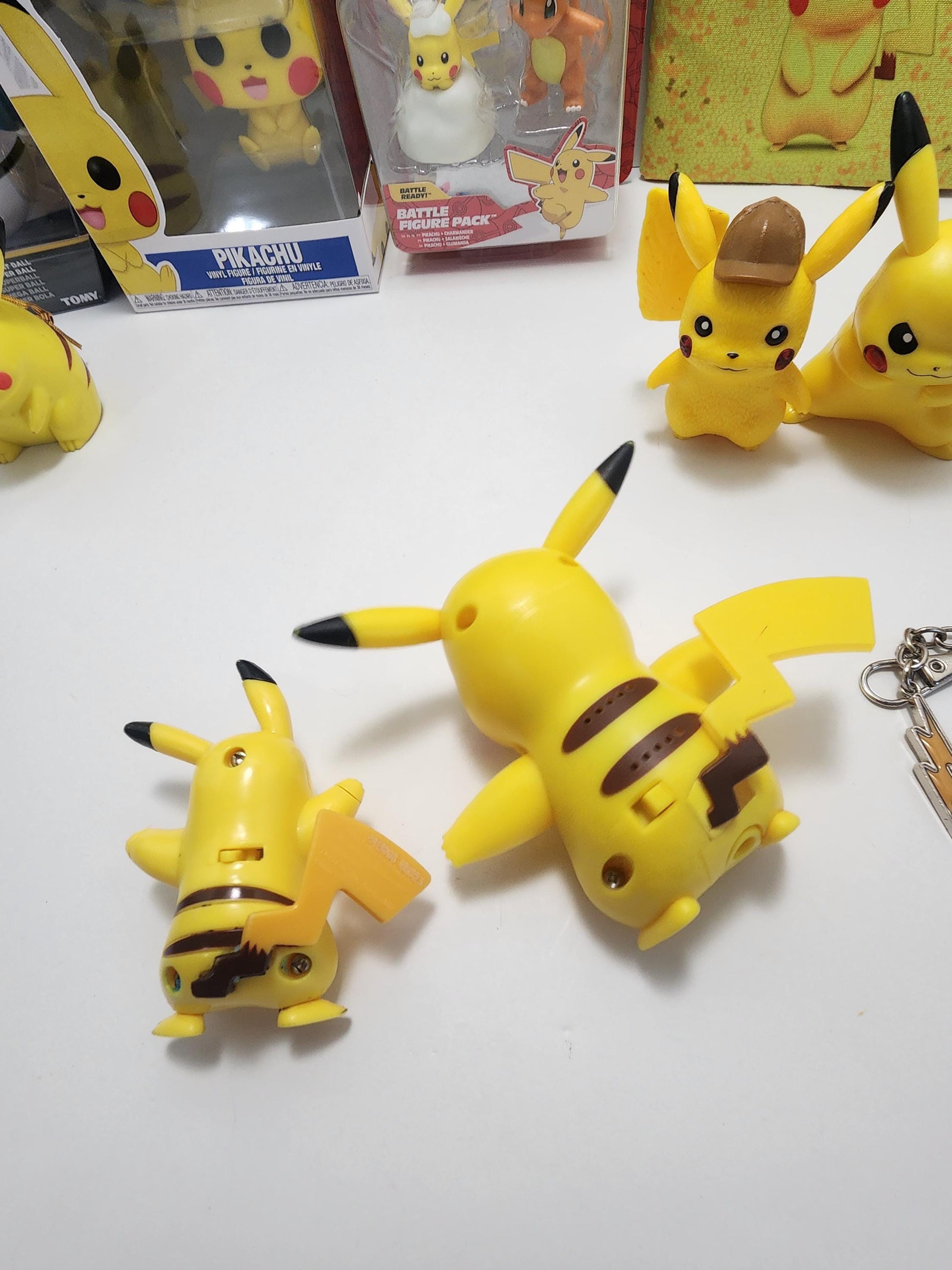 Pikachu Toys and Figures - Pokemom - Pikachu - Figures - Trading Cards - Pokemom Cards - Tcg