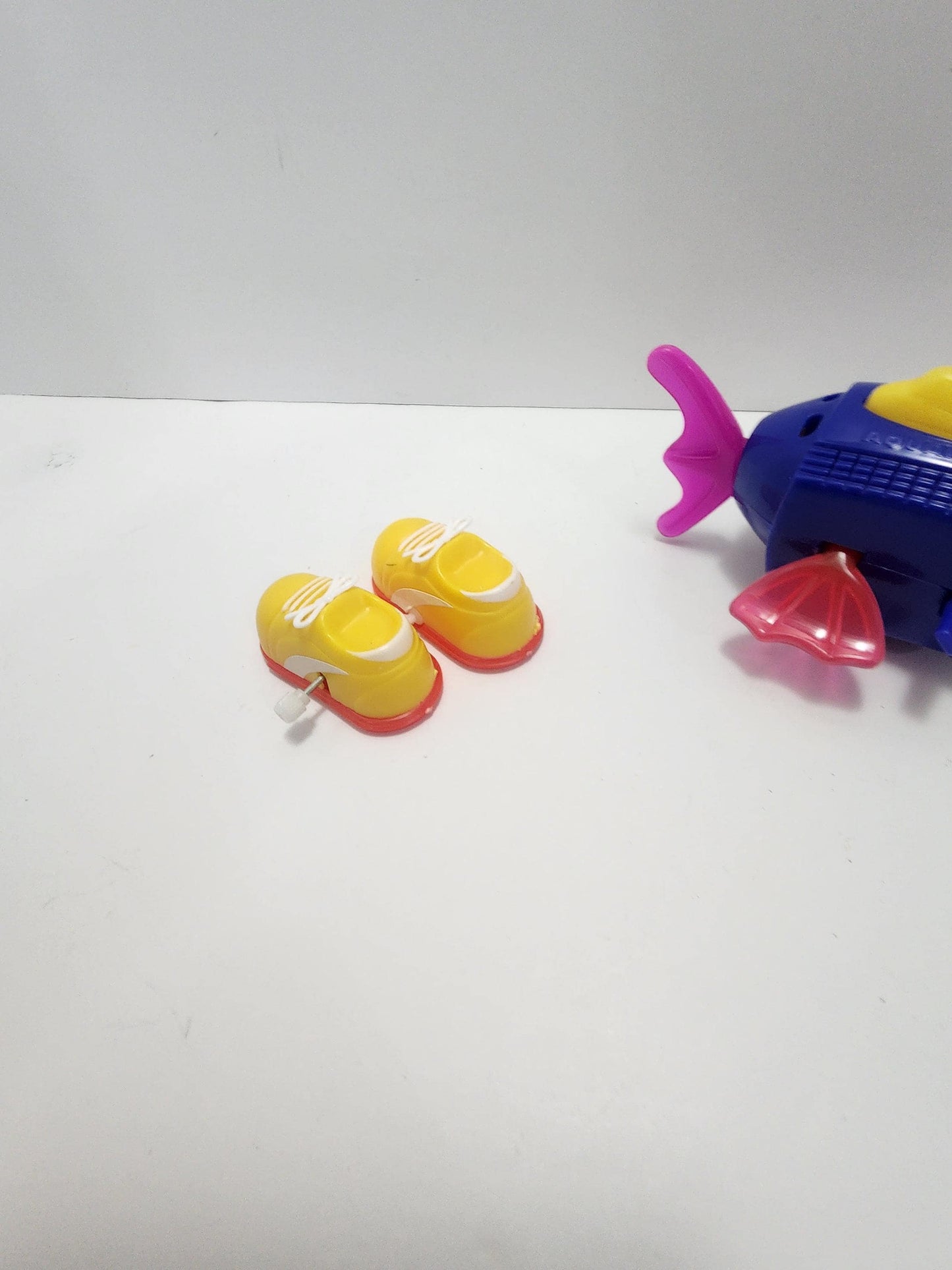 Wind Up Toys - Vintage Toys - Vintage Wind Up Toys - Happy Meal Toys - Fish - Wind Up Fish - Shoes - Shoe Toys