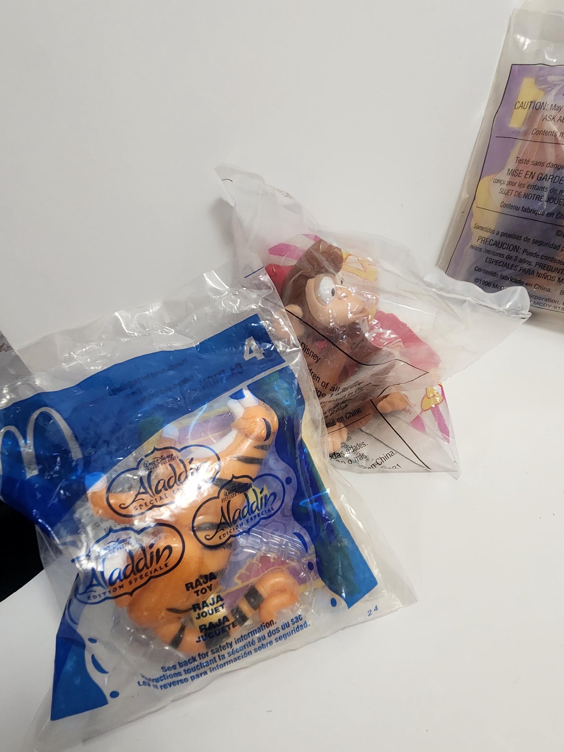 Disney Aladdin and Mulan Happy Meal Vintage Toys - Aladdin - Aladding Toys - Mulan - Mulan Toys - Happy Meal Toys - Mcdonalds Toys - Mulan