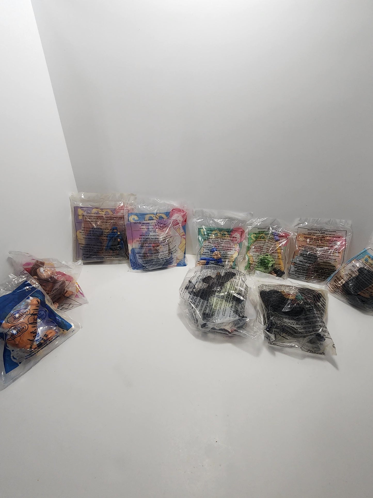 Disney Aladdin and Mulan Happy Meal Vintage Toys - Aladdin - Aladding Toys - Mulan - Mulan Toys - Happy Meal Toys - Mcdonalds Toys - Mulan