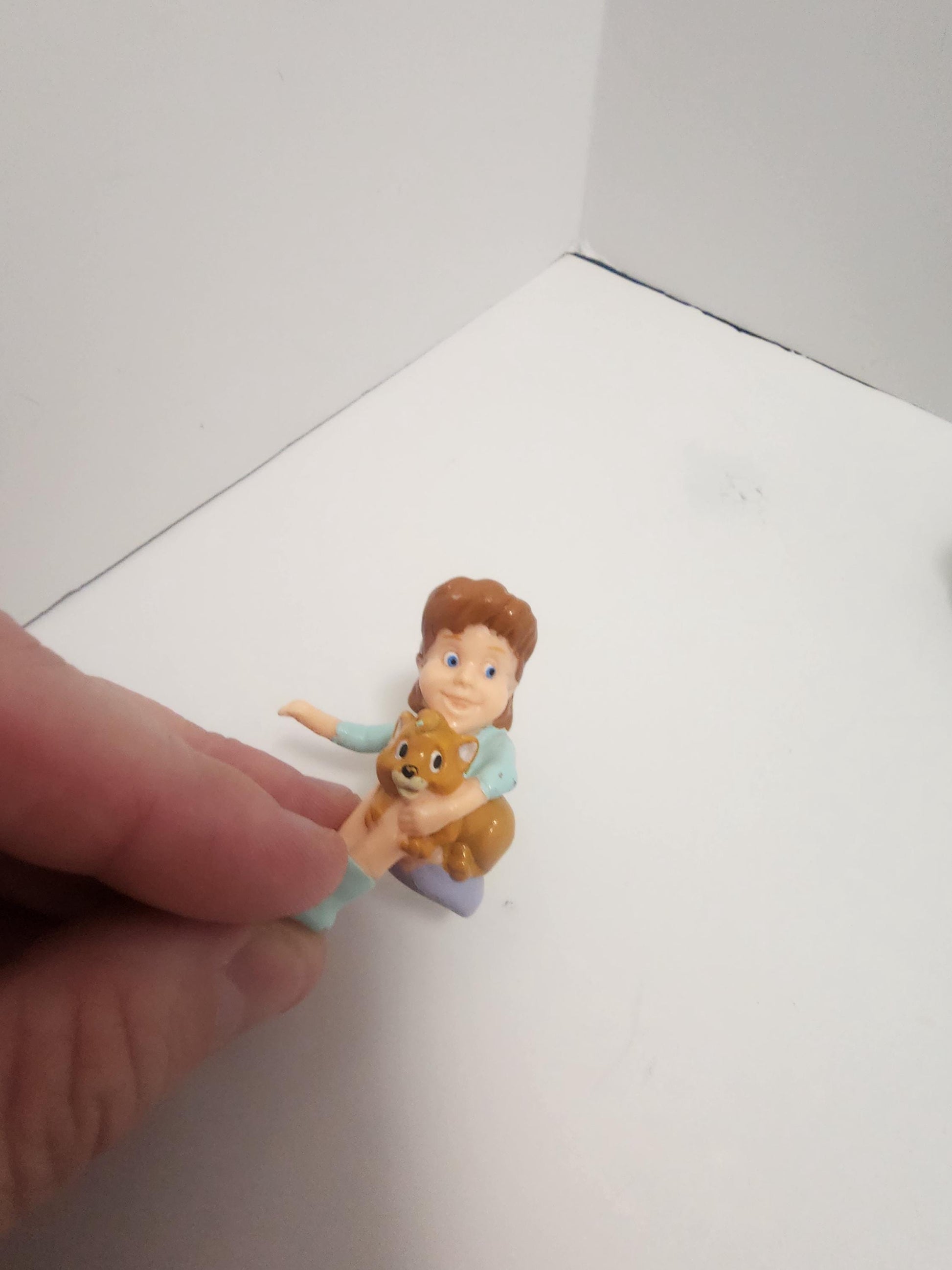 Disney 1996 Oliver and Company Jenny Pvc Figure - Disney - Disney Toys - PVC - Pvc Toys - Jenny - Oliver and Company - Disney Toys - Disney