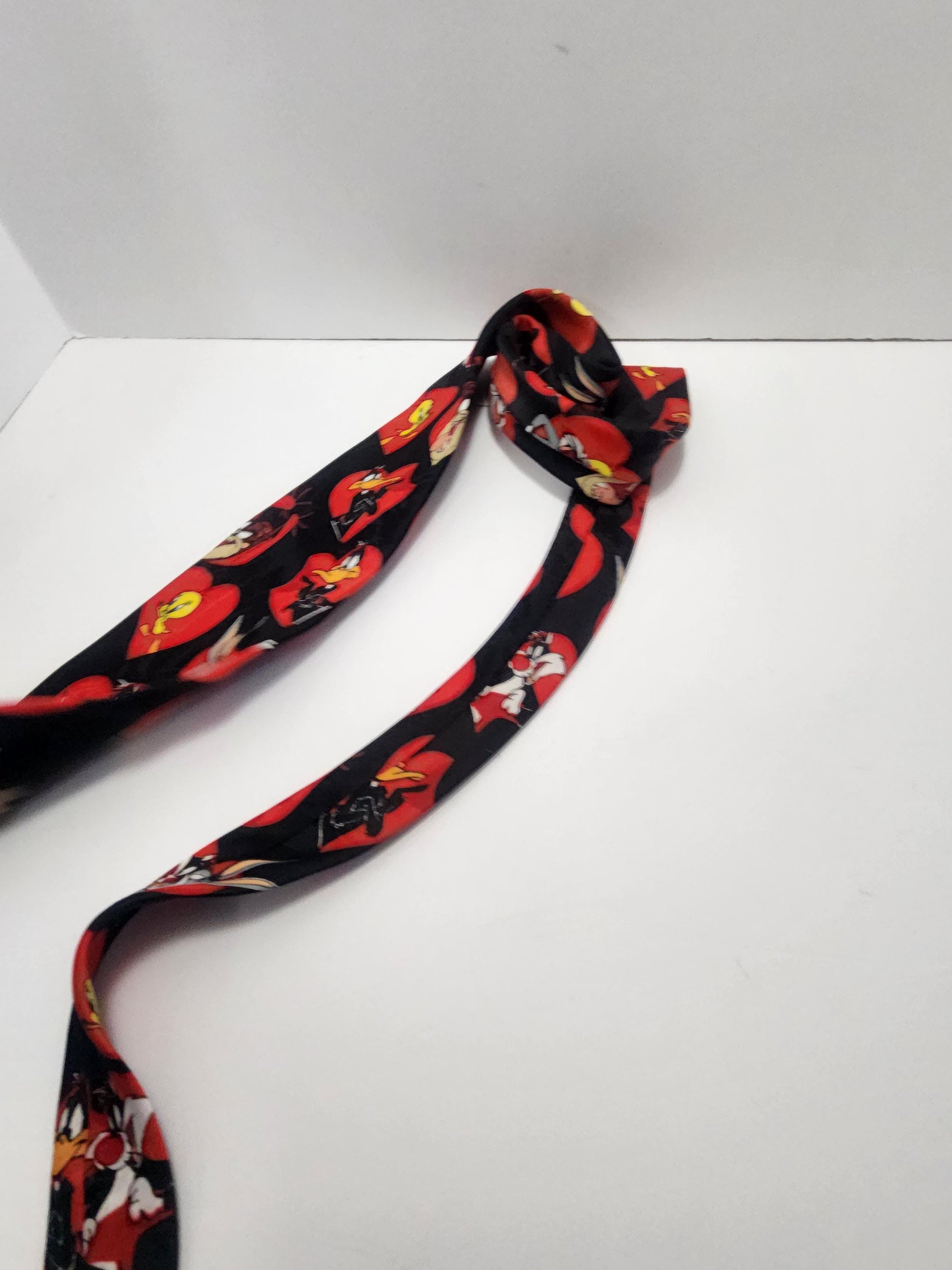 Looney Tunes Warner Brothers Men's Tie - Ties - Necktie - Looney Toons - Looney Tunes - Warner Brothers - Character Ties