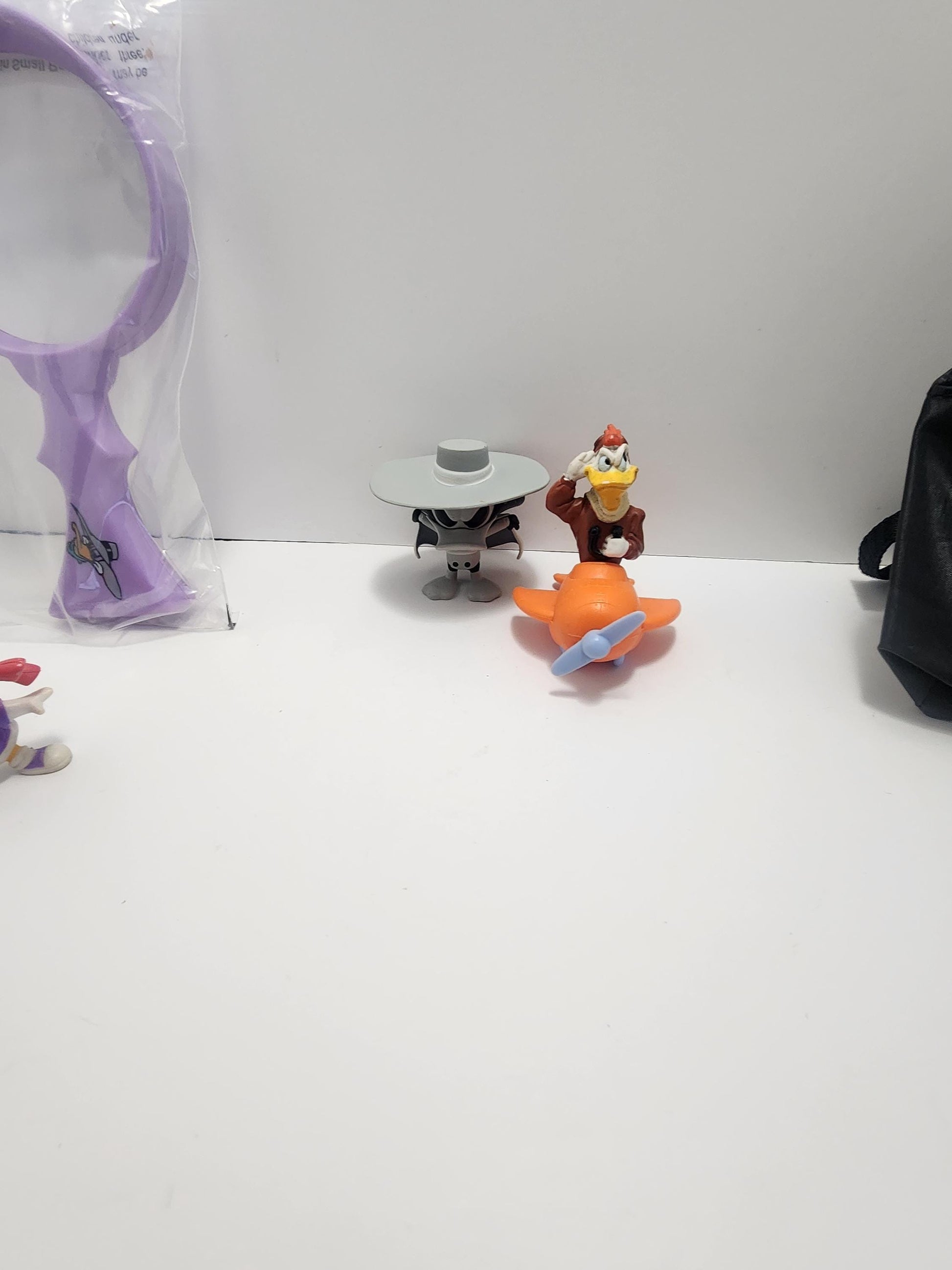 Disney Darkwing Duck Figures and Toys - Disney - Disney Toys - Kelogg - Cereal Toys - Magnifying Glass - Bags - Darkwing Duck