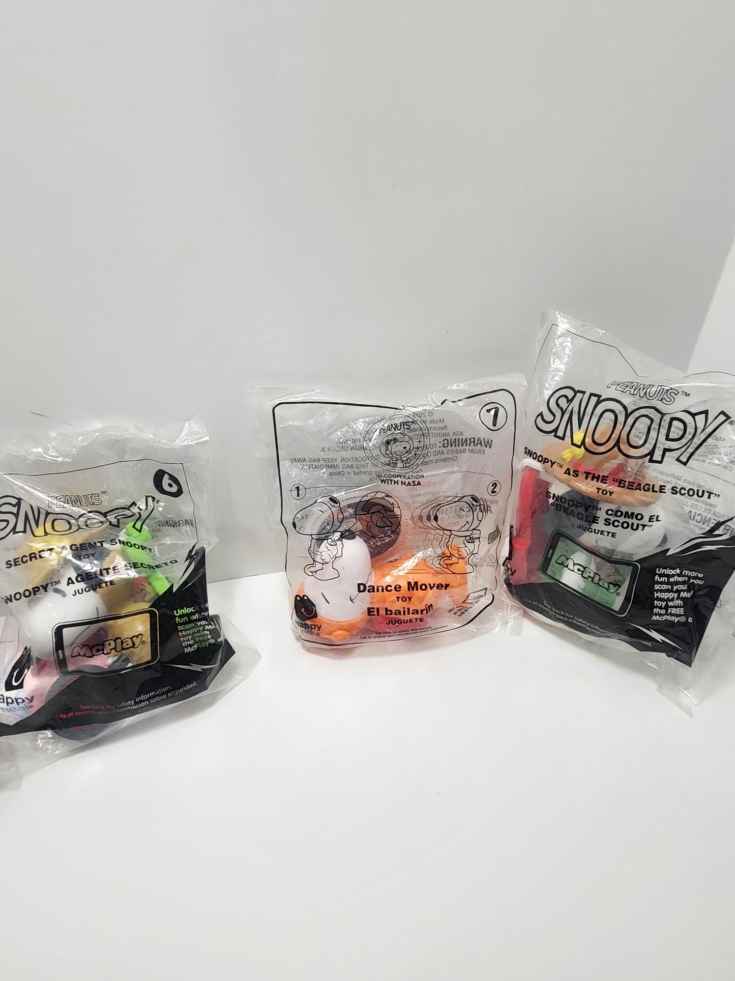 Snoopy Peanuts Gang Mcdonalds Happy Meal Toys - Fast Food Toys - Snoopy - Snoopy Toys - Mcdonalds - Peanuts Gang - Happy Meal Toys