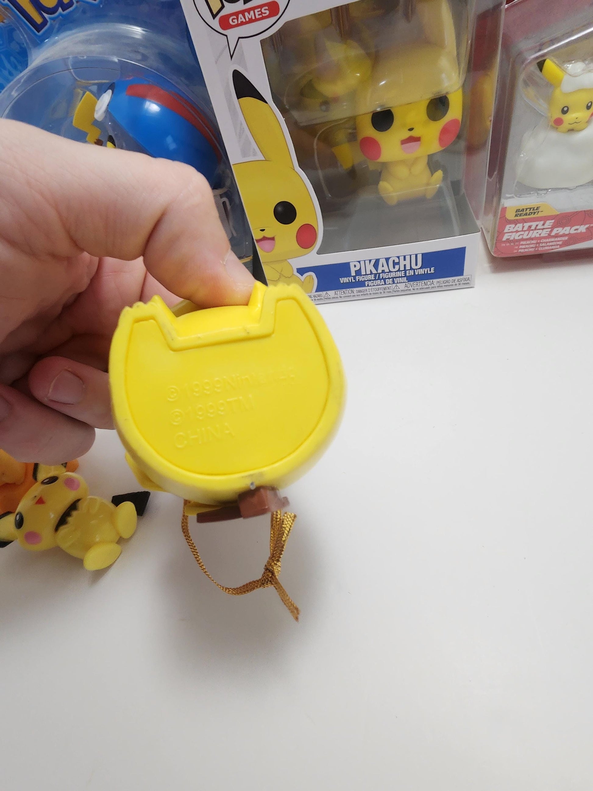 Pikachu Toys and Figures - Pokemom - Pikachu - Figures - Trading Cards - Pokemom Cards - Tcg