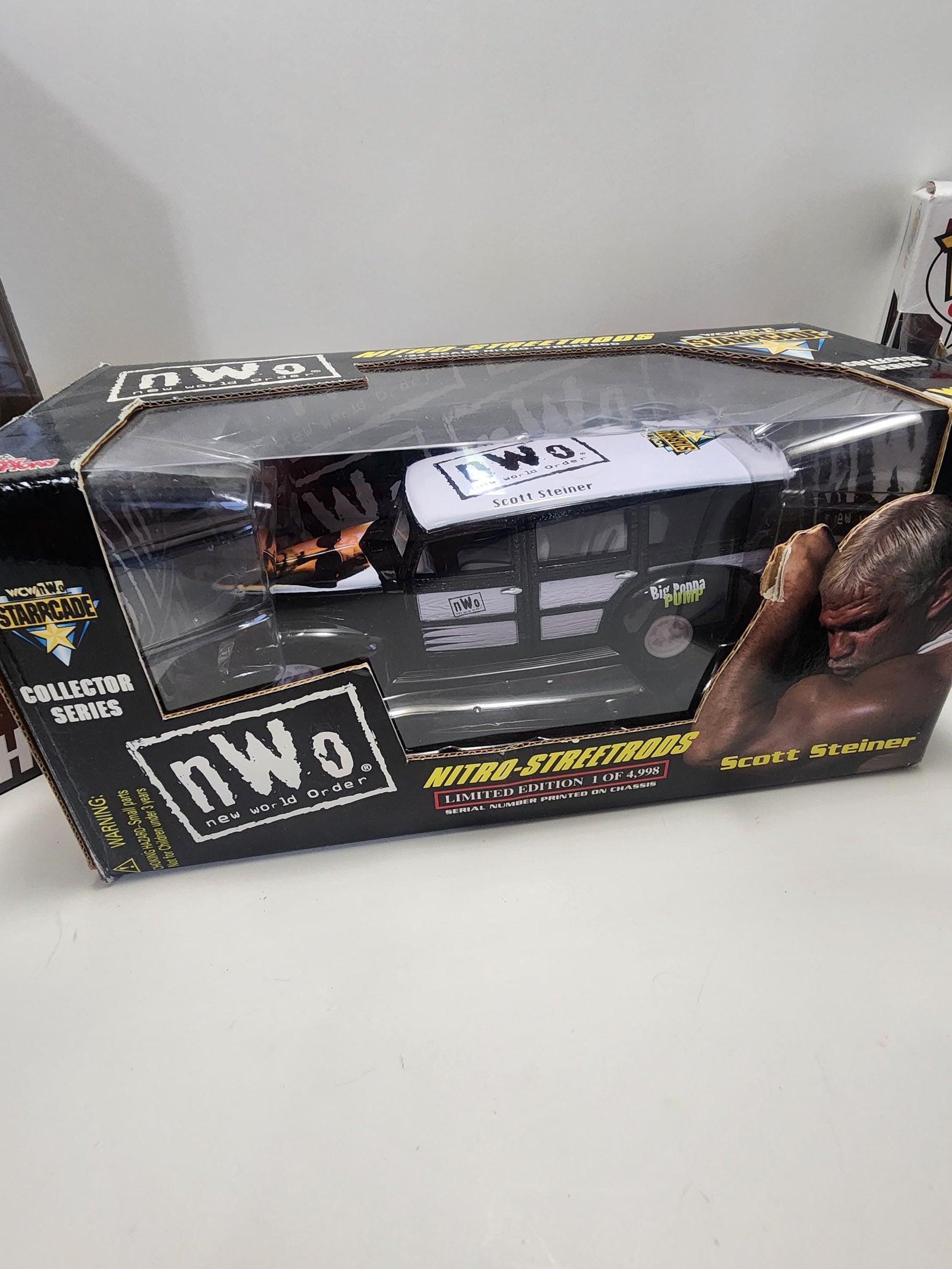 Wrestling WCW NWO Memoribilla Action Figures - New World Order - NWO - Wcw - Wrestling - Wrestling Toys - Wrestling Figures - Hulk Hogan