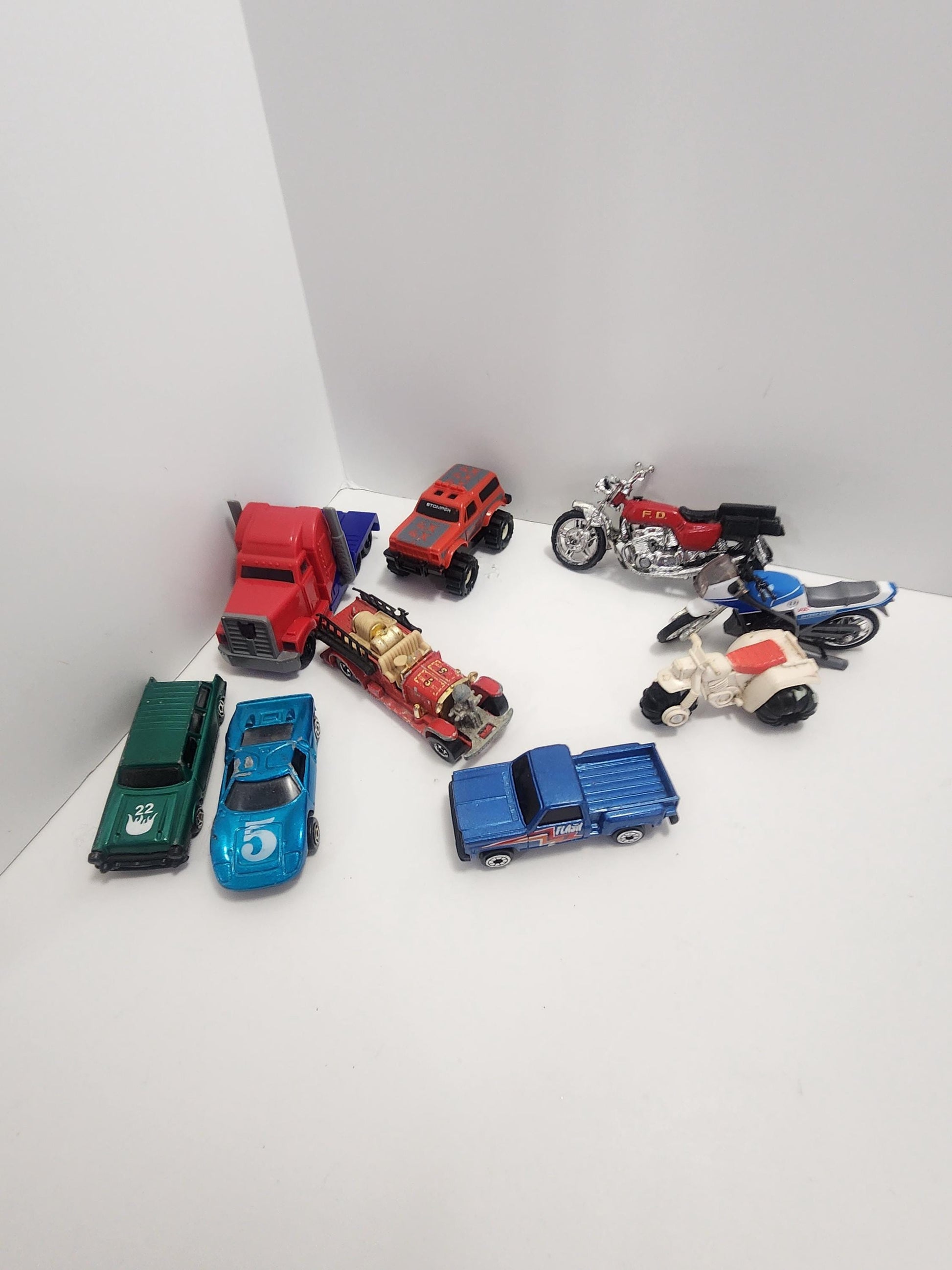 Toy Cars Lot - Semi - Transformers - Hotwheels - Toy Cars - Cars - Vintage Cars - Toy Lot