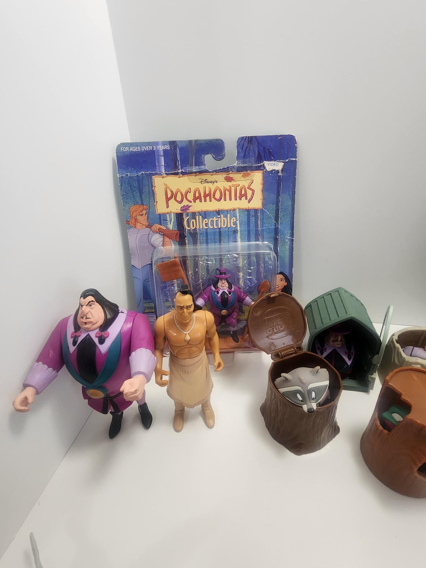 Disney Pocahontas 1990s Toys - Pocahontas - Pocahontas Toys - Disney - Disney Toys - Meeko - John Smith - Vintage Toys - 1990s Toys