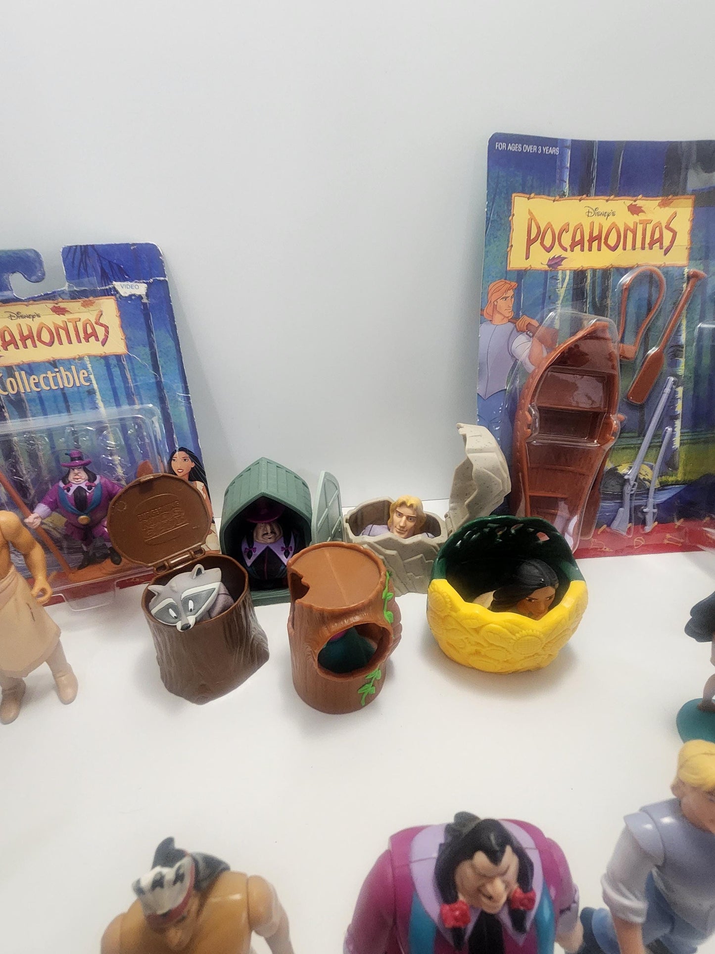 Disney Pocahontas 1990s Toys - Pocahontas - Pocahontas Toys - Disney - Disney Toys - Meeko - John Smith - Vintage Toys - 1990s Toys