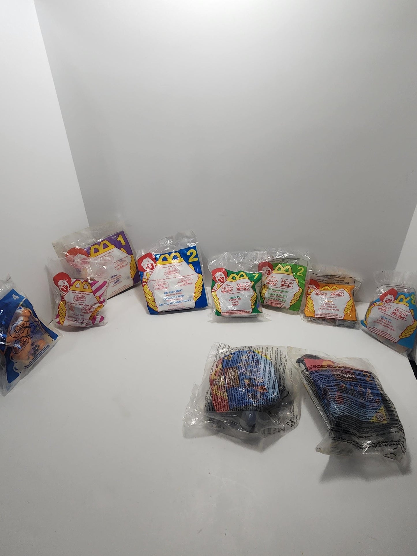 Disney Aladdin and Mulan Happy Meal Vintage Toys - Aladdin - Aladding Toys - Mulan - Mulan Toys - Happy Meal Toys - Mcdonalds Toys - Mulan
