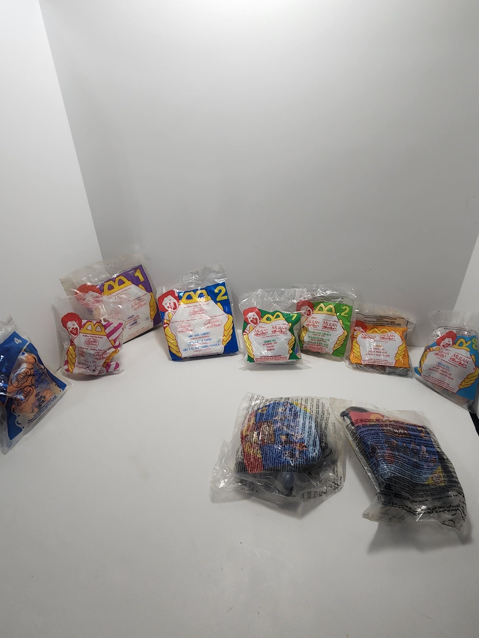 Disney Aladdin and Mulan Happy Meal Vintage Toys - Aladdin - Aladding Toys - Mulan - Mulan Toys - Happy Meal Toys - Mcdonalds Toys - Mulan