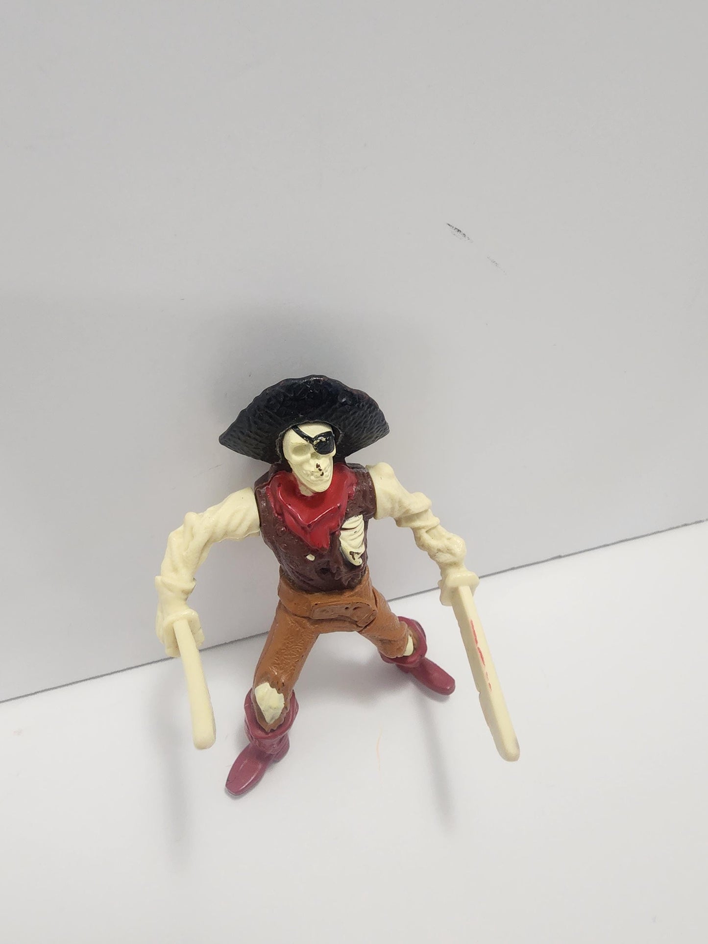 Captain Pirate Eye 2000s Pirates Of The Caribbean Action Figure - Pirates - Pirate Toys - Pirates Of The Caribbean - Vintage Toys - Toys