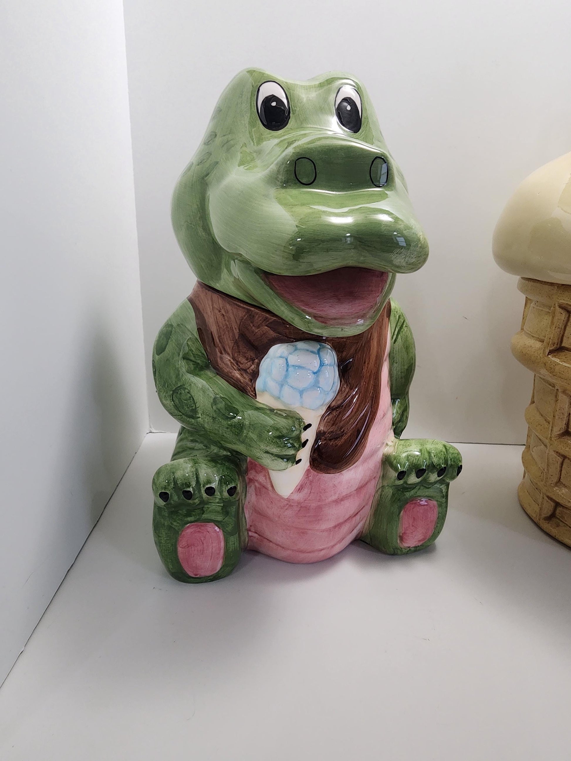 Ceramic 1970s Vintage Cookie Jars - Aligators - Alligator Cookie Jar - Ice Cream - Ice Cream Cone - Animals - Kitchen - Kitchen Decor - Cook