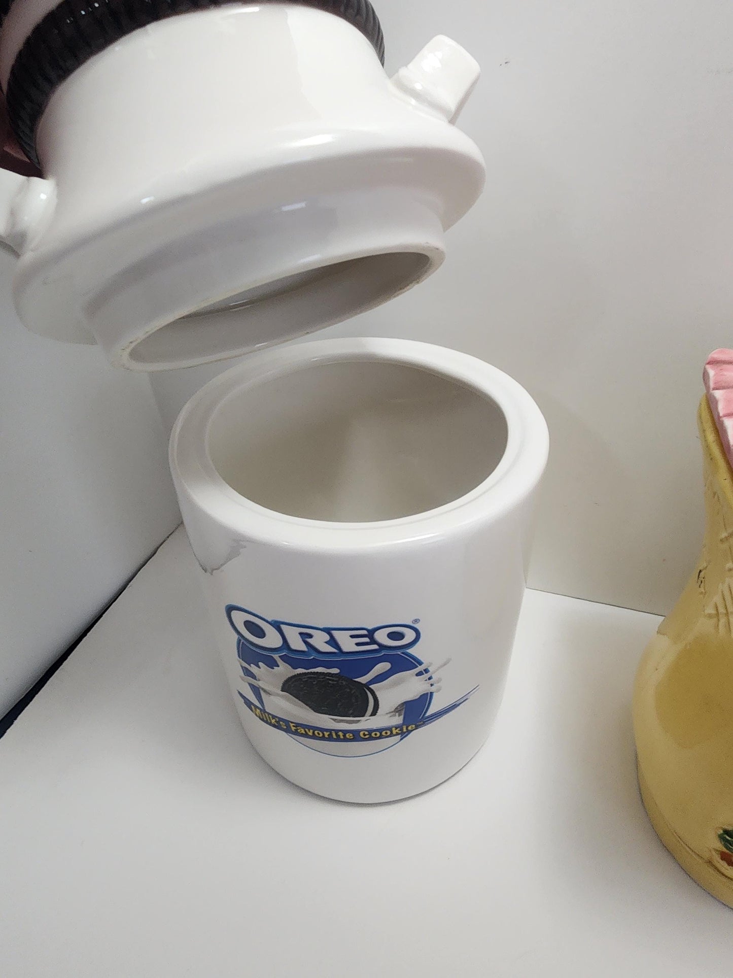 Ceramic Vintage Cookie Jars - Oreos - Oreo Cookie Jar - Yello Shoe - Nursery Rhymes - Japan - Cookies - Kitchen - Kitchen Decor