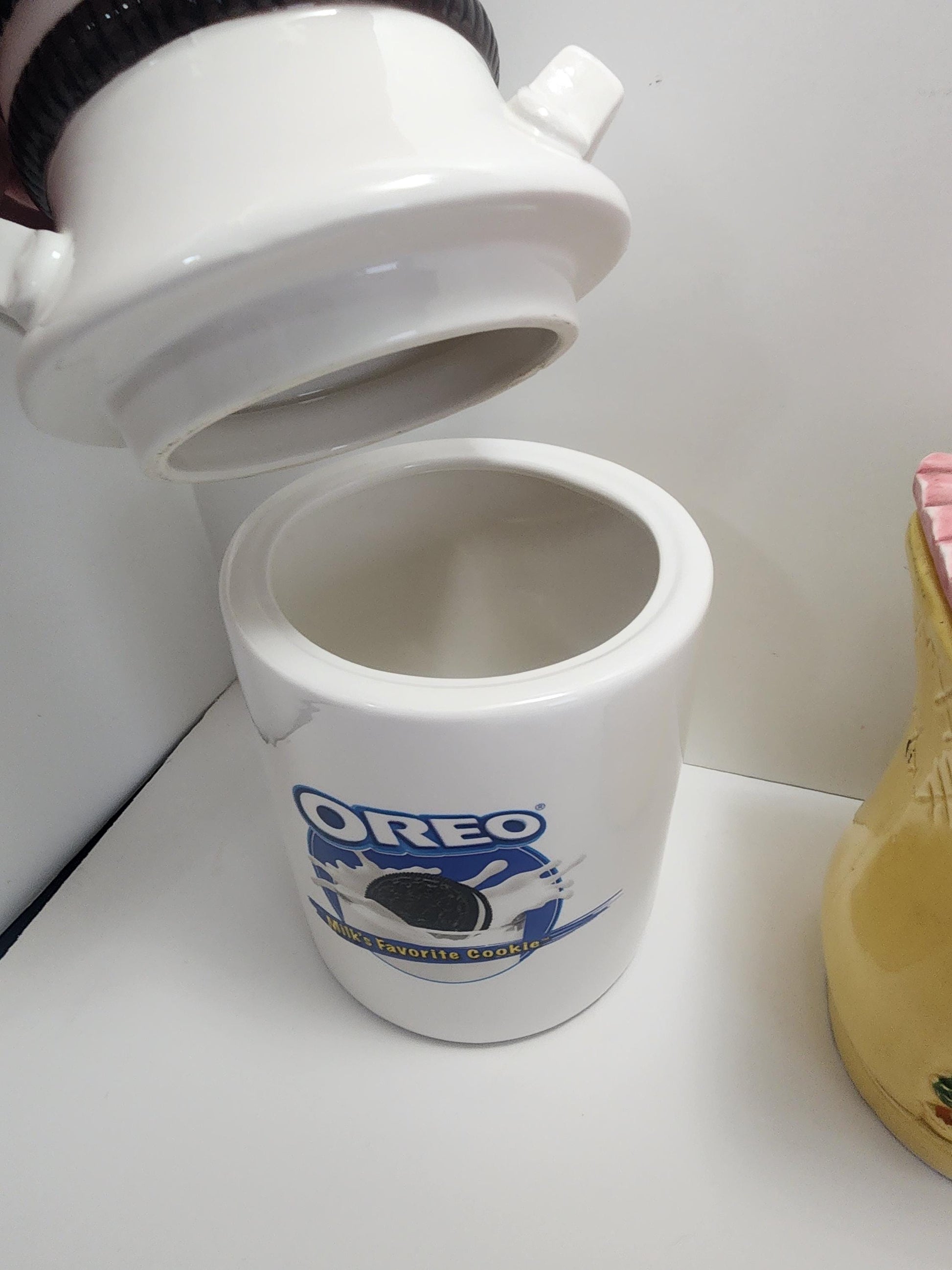 Ceramic Vintage Cookie Jars - Oreos - Oreo Cookie Jar - Yello Shoe - Nursery Rhymes - Japan - Cookies - Kitchen - Kitchen Decor