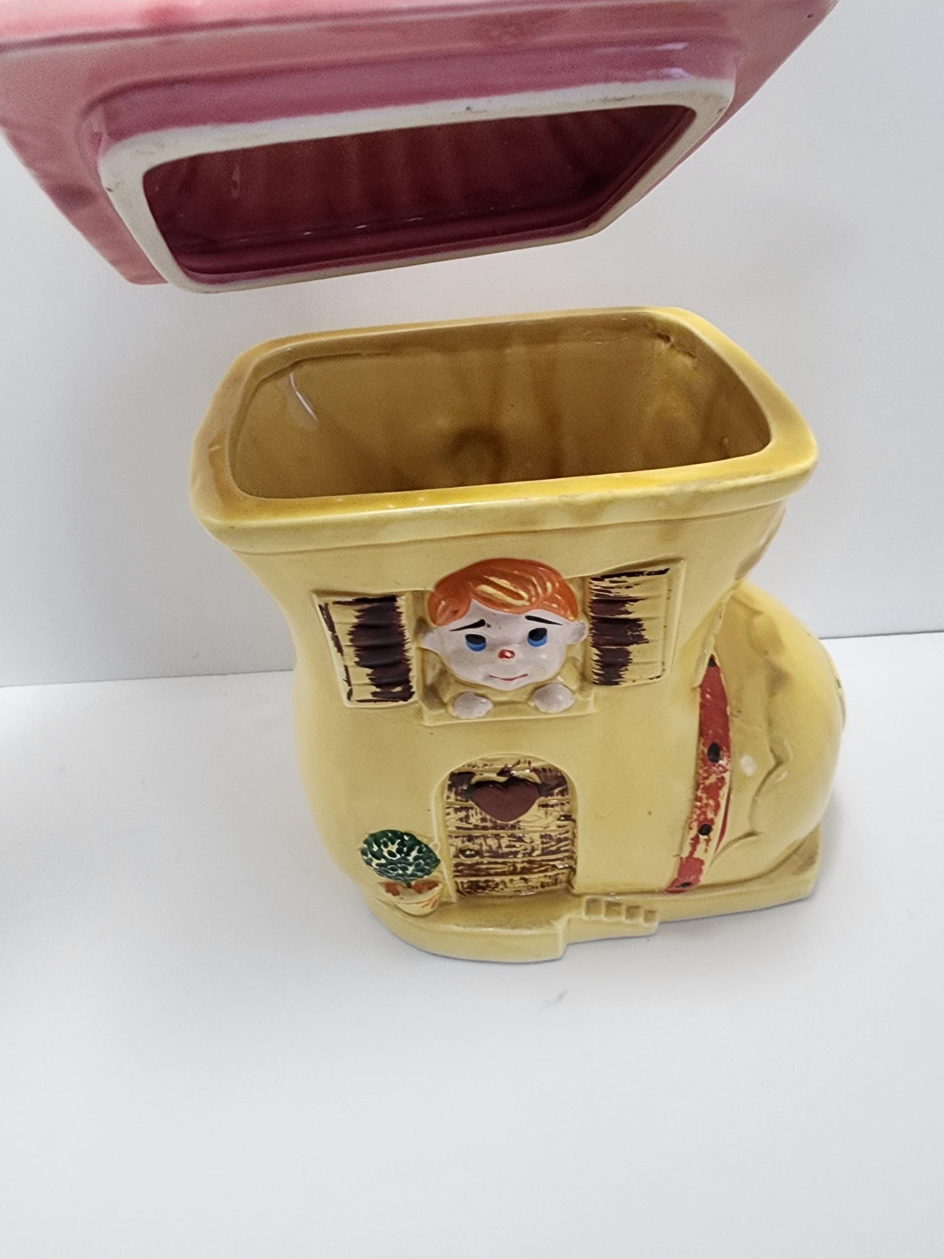 Ceramic Vintage Cookie Jars - Oreos - Oreo Cookie Jar - Yello Shoe - Nursery Rhymes - Japan - Cookies - Kitchen - Kitchen Decor