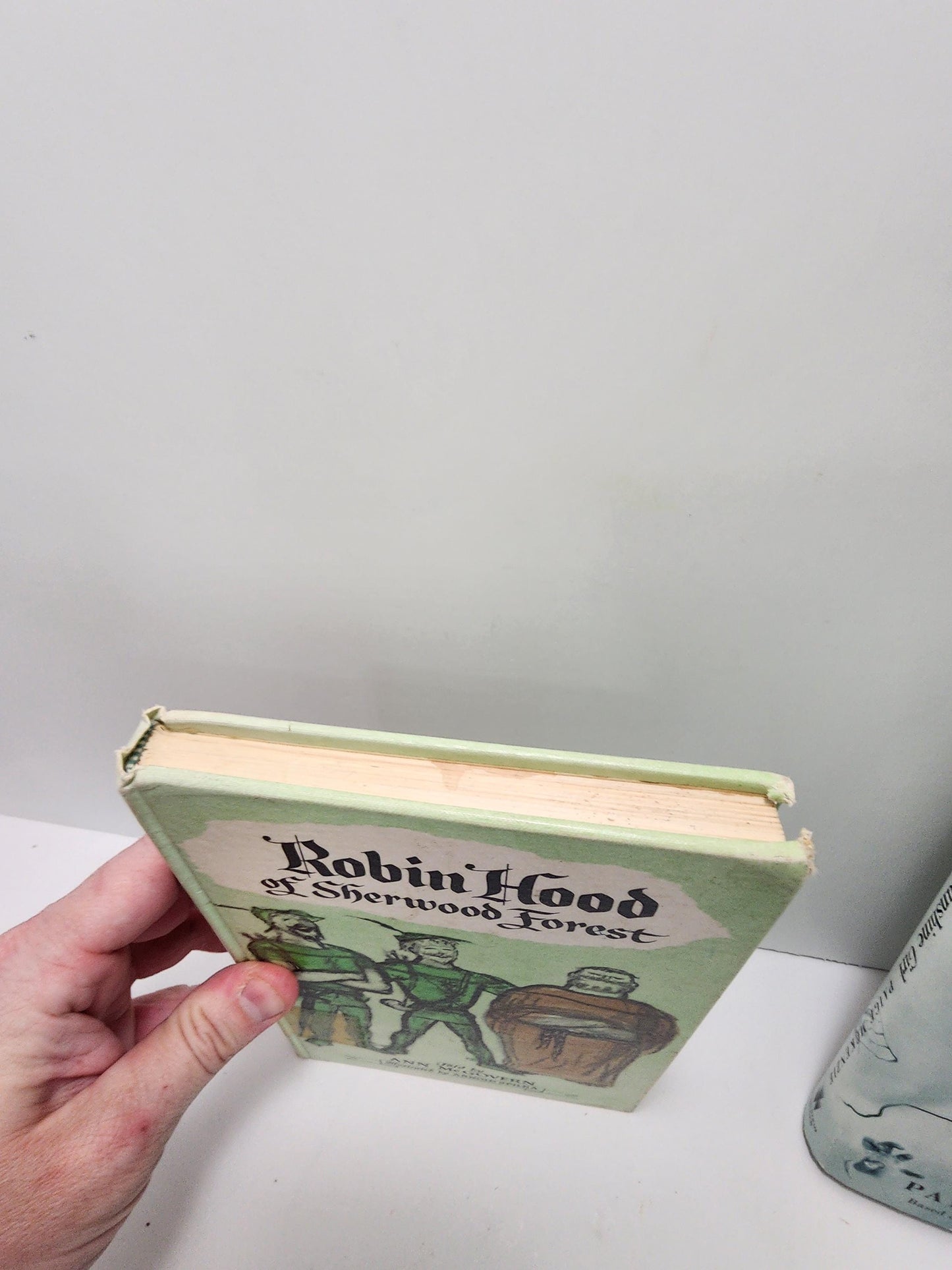 Robin Hood Of Sherwood Forest By Ann Mcgovern 1960s - Books - Vintage Books - Vintage Robin Hood - Robin Hood - 1960s - Antiques - Literatur