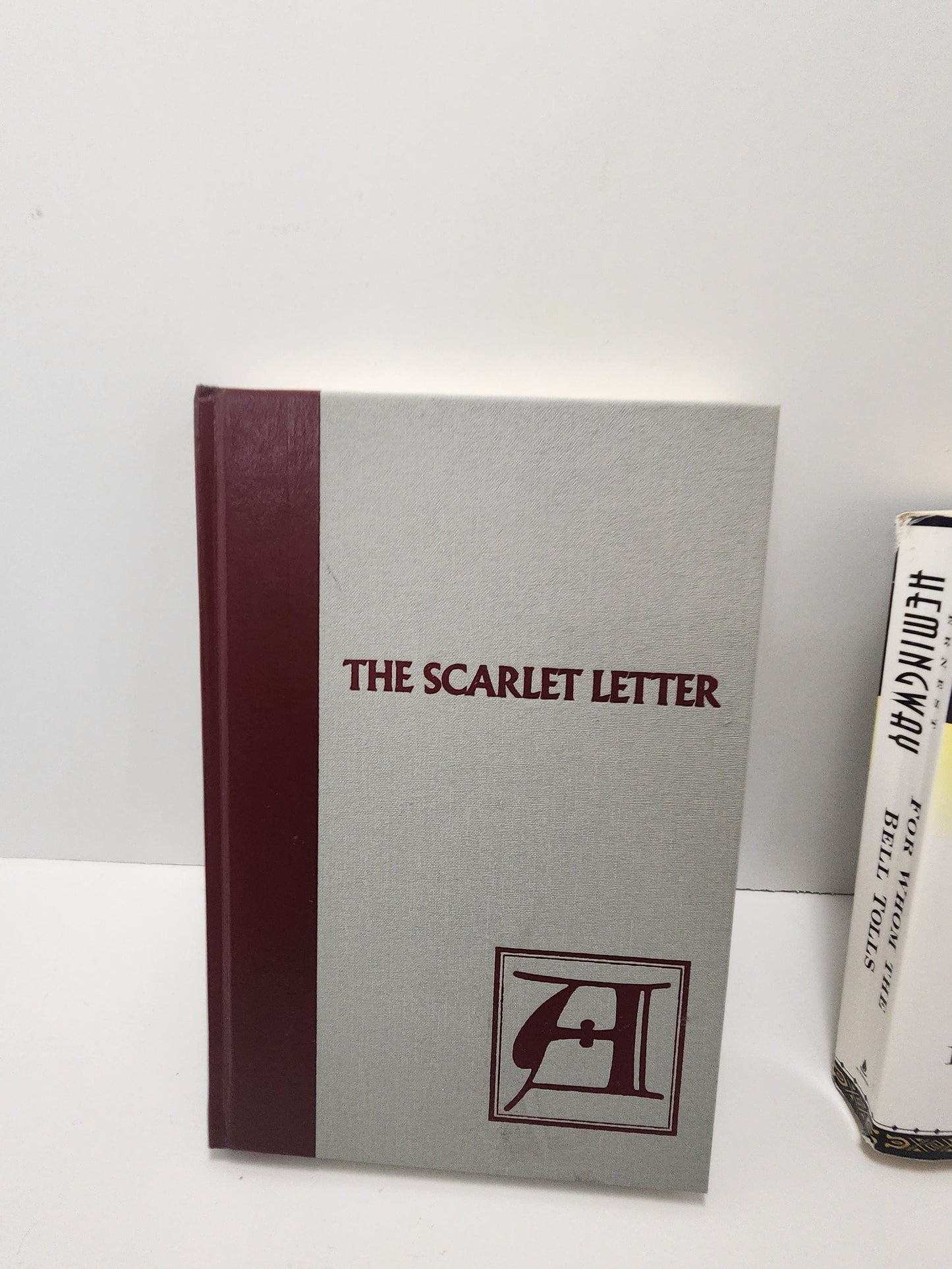 Vintage 1984 Readers Digest The Scarlet Letter Gray/Burgundy Nathaniel Hawthorne - Readers Digest - The Scarlet Letter - Vintage Books