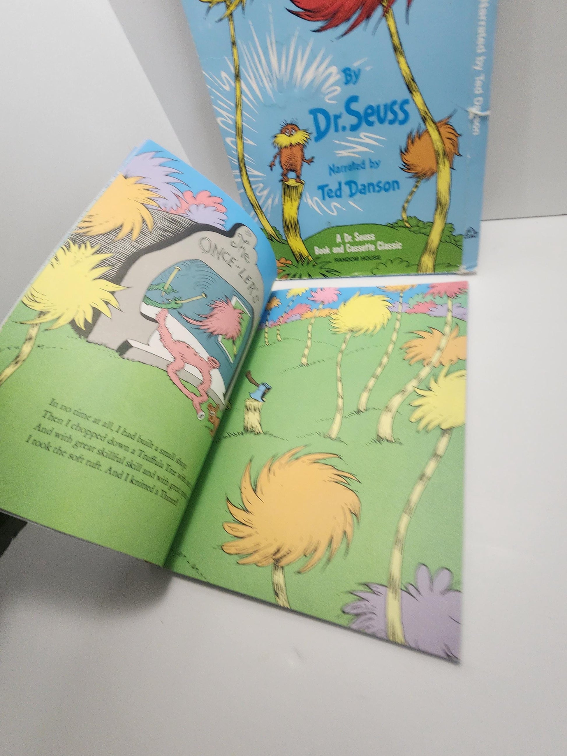 Dr Seuss 1992 The Lorax Random House Vintage Book with Tape - The Lorax - Dr Seuss - Books - Children's Books - Casette Tapes - Read Along