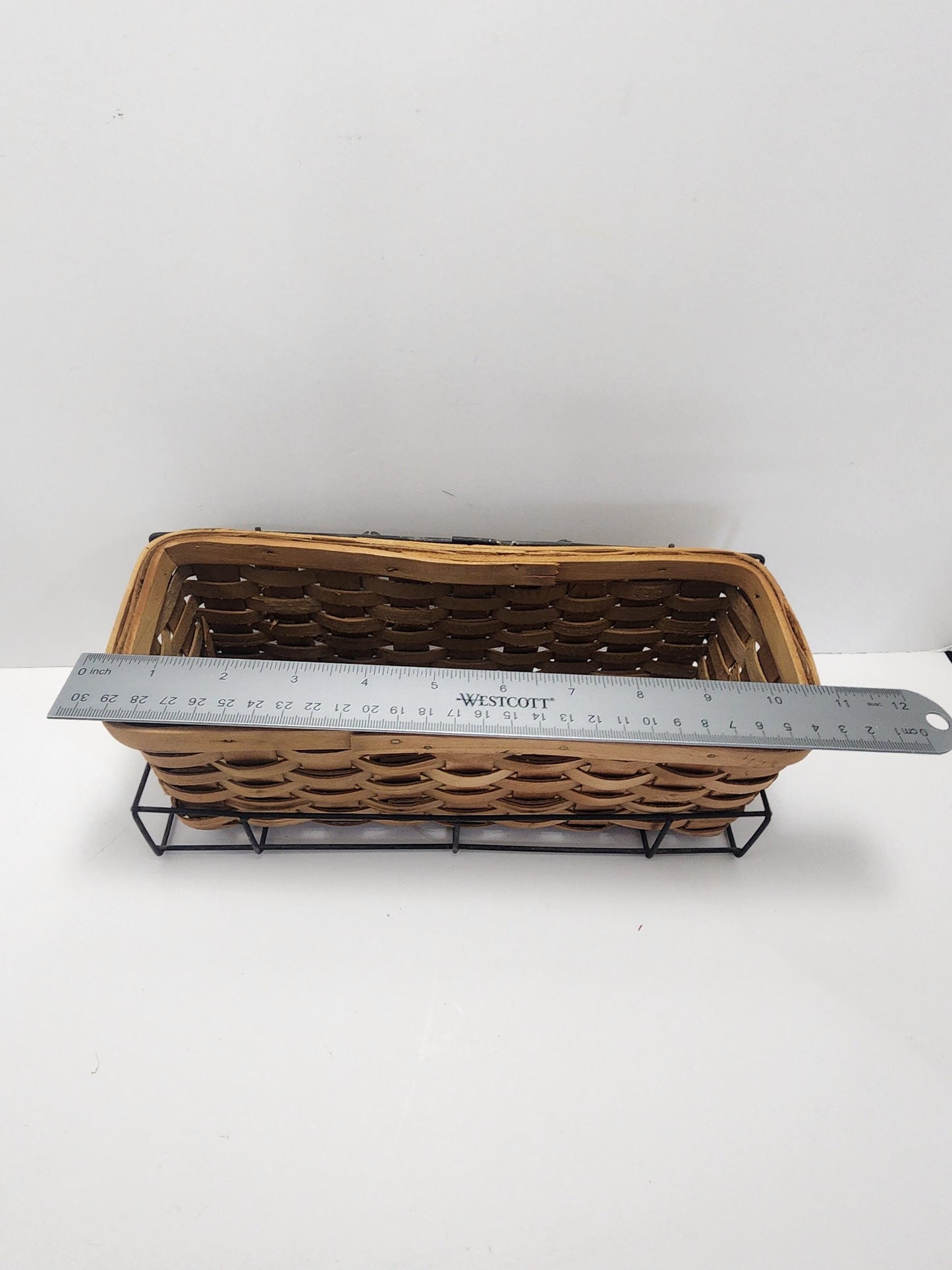 Wicker Basket with Metal Rack Decor Storage Basket - Wicker Basket - Storage - Wall Decor - Decor - Kitcheb Decor - Baskets