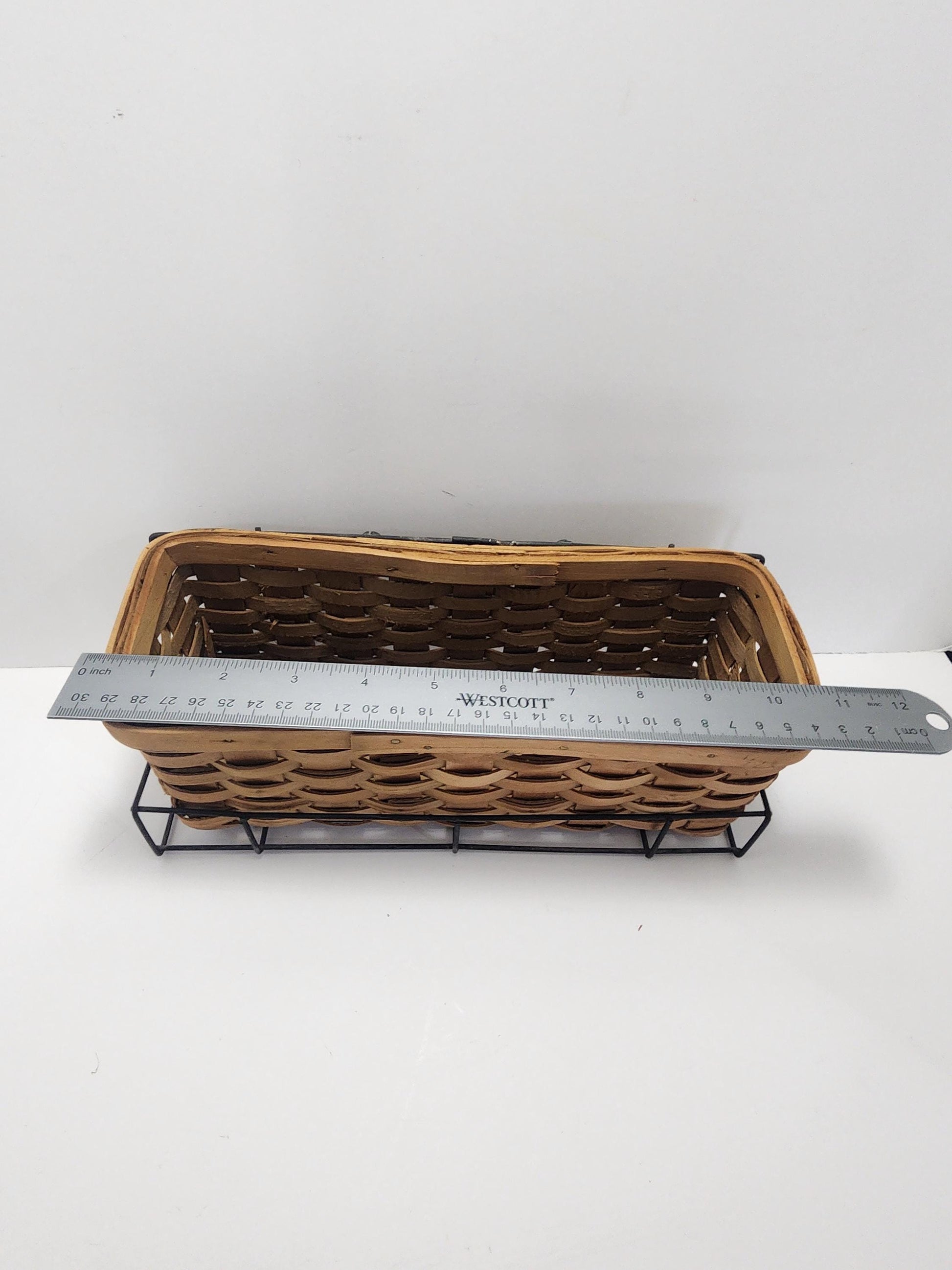 Wicker Basket with Metal Rack Decor Storage Basket - Wicker Basket - Storage - Wall Decor - Decor - Kitcheb Decor - Baskets