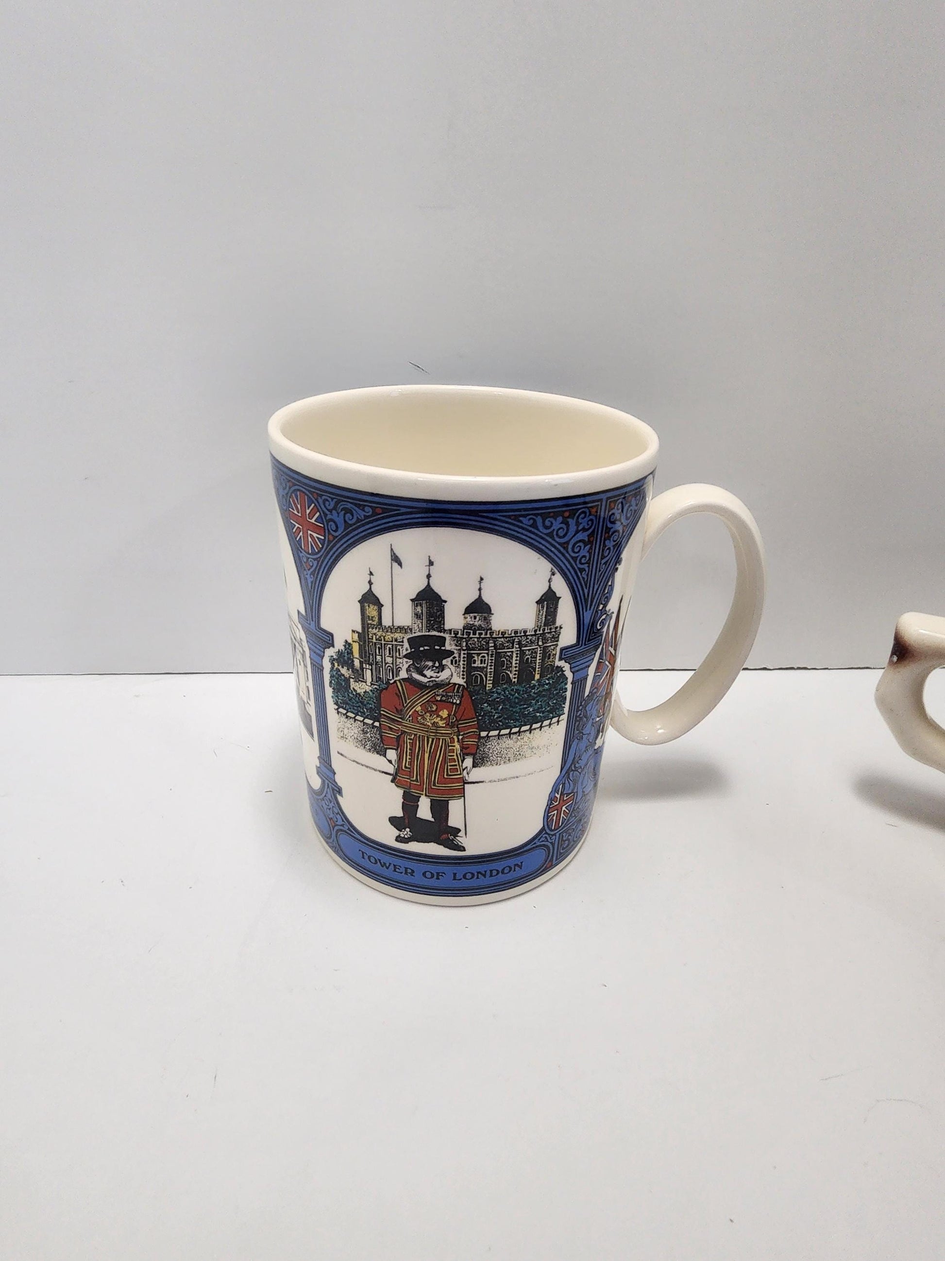 Wedgwood porcelain London Scenes 16 oz mug coffee tea Etruria Queensware Palace - Wedgewood Mugs - Mugs - Coffee Mug - London - London Scene