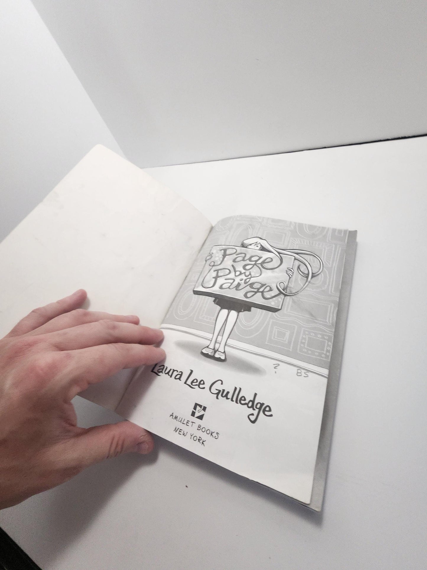 Page By Paige By Laura Lee Gulledge - Laura Lee Gulledge - Page By Paige - Comics - Children's Books - Young Adult Books -