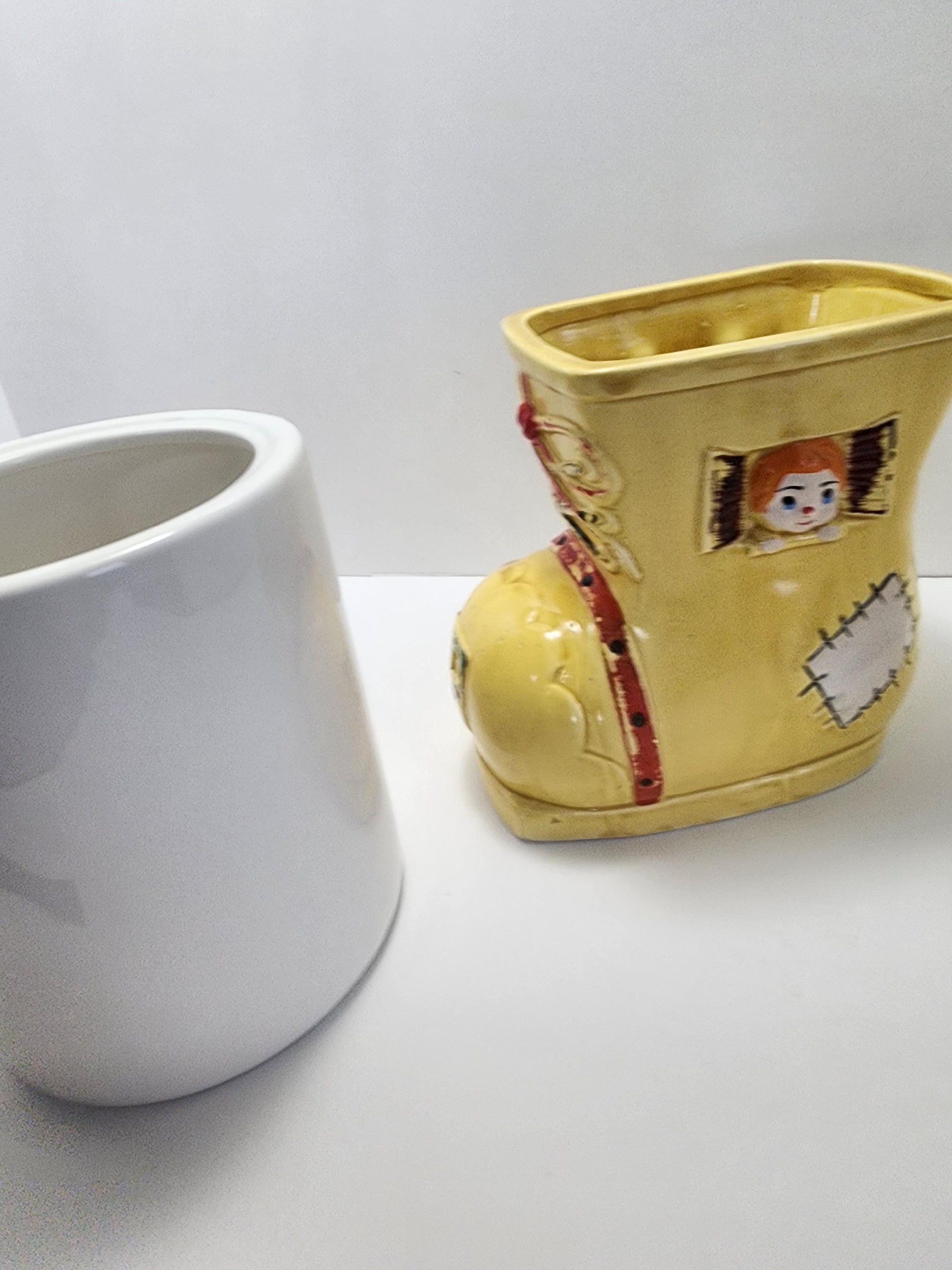 Ceramic Vintage Cookie Jars - Oreos - Oreo Cookie Jar - Yello Shoe - Nursery Rhymes - Japan - Cookies - Kitchen - Kitchen Decor